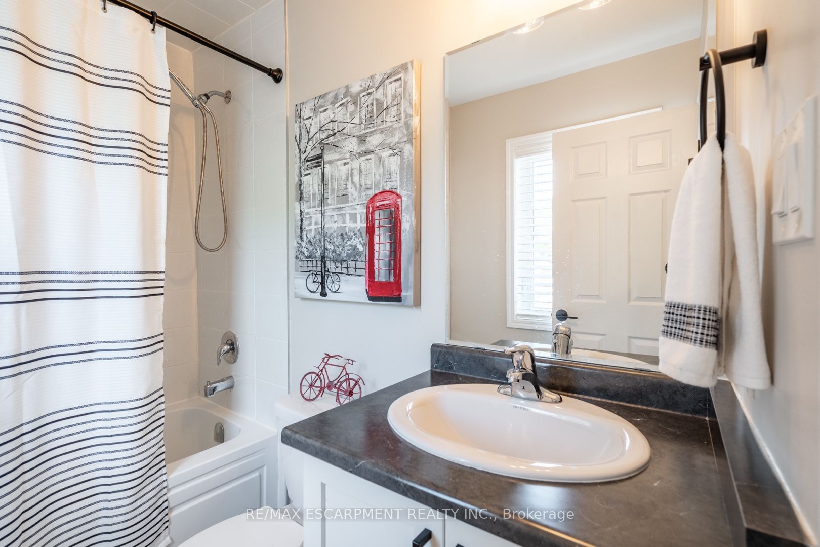 230 Avonsyde Boulevard 15 Property Photo 31