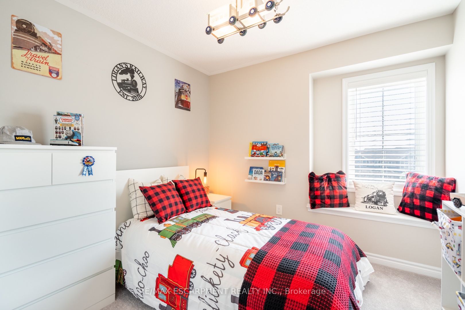 230 Avonsyde Boulevard 15 Property Photo 32