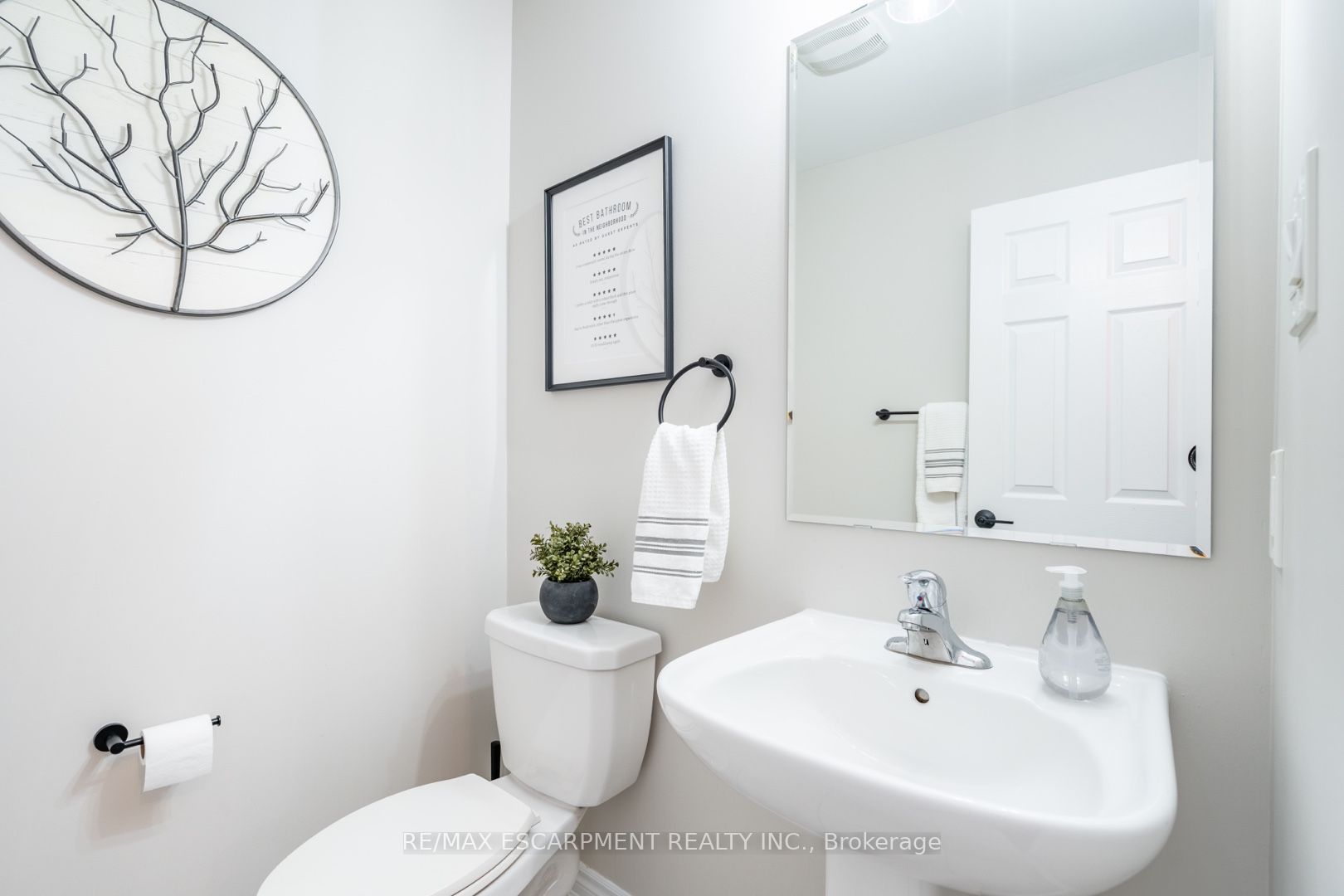 230 Avonsyde Boulevard 15 Property Photo 36