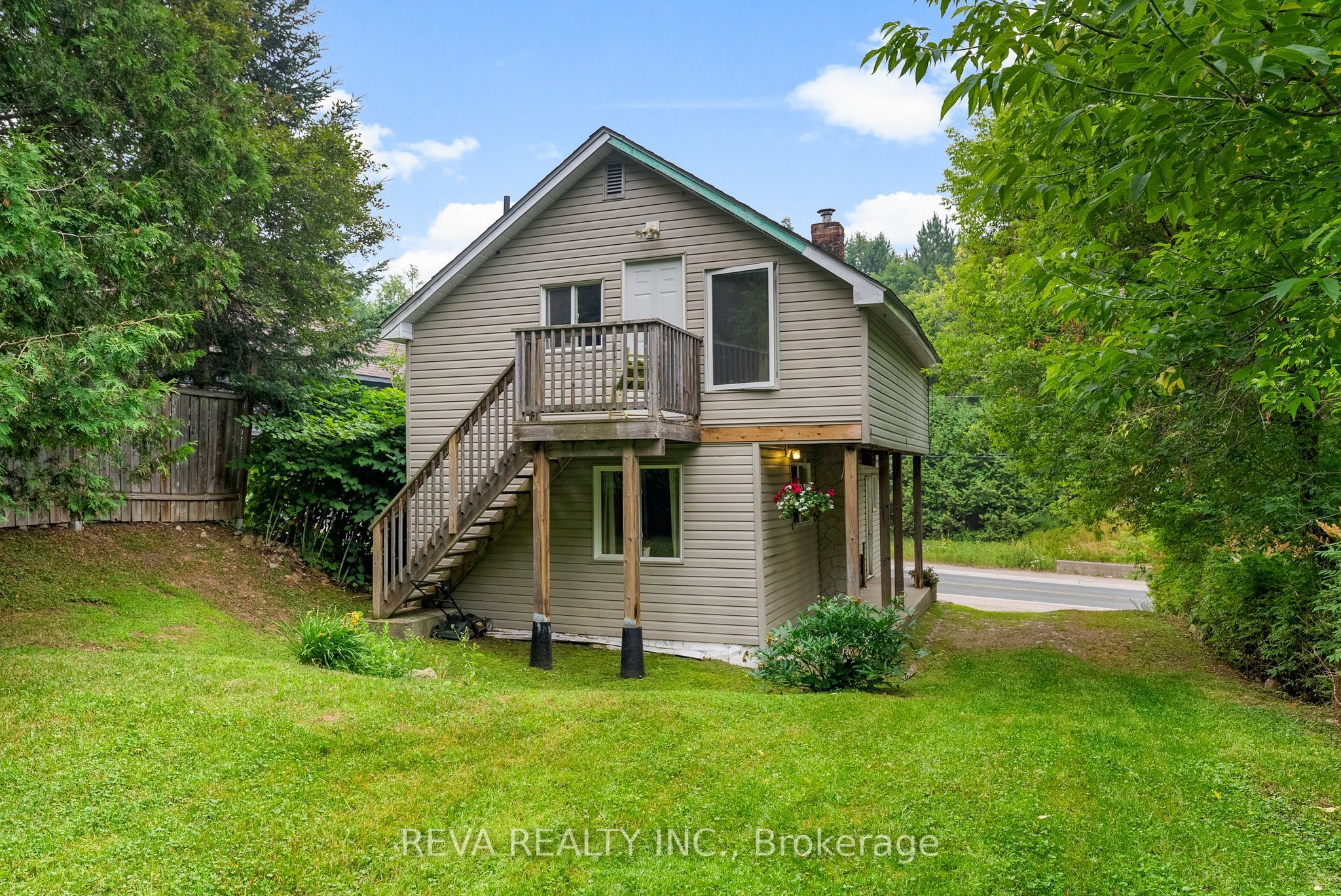 78 Bridge Street E Property Photo 1