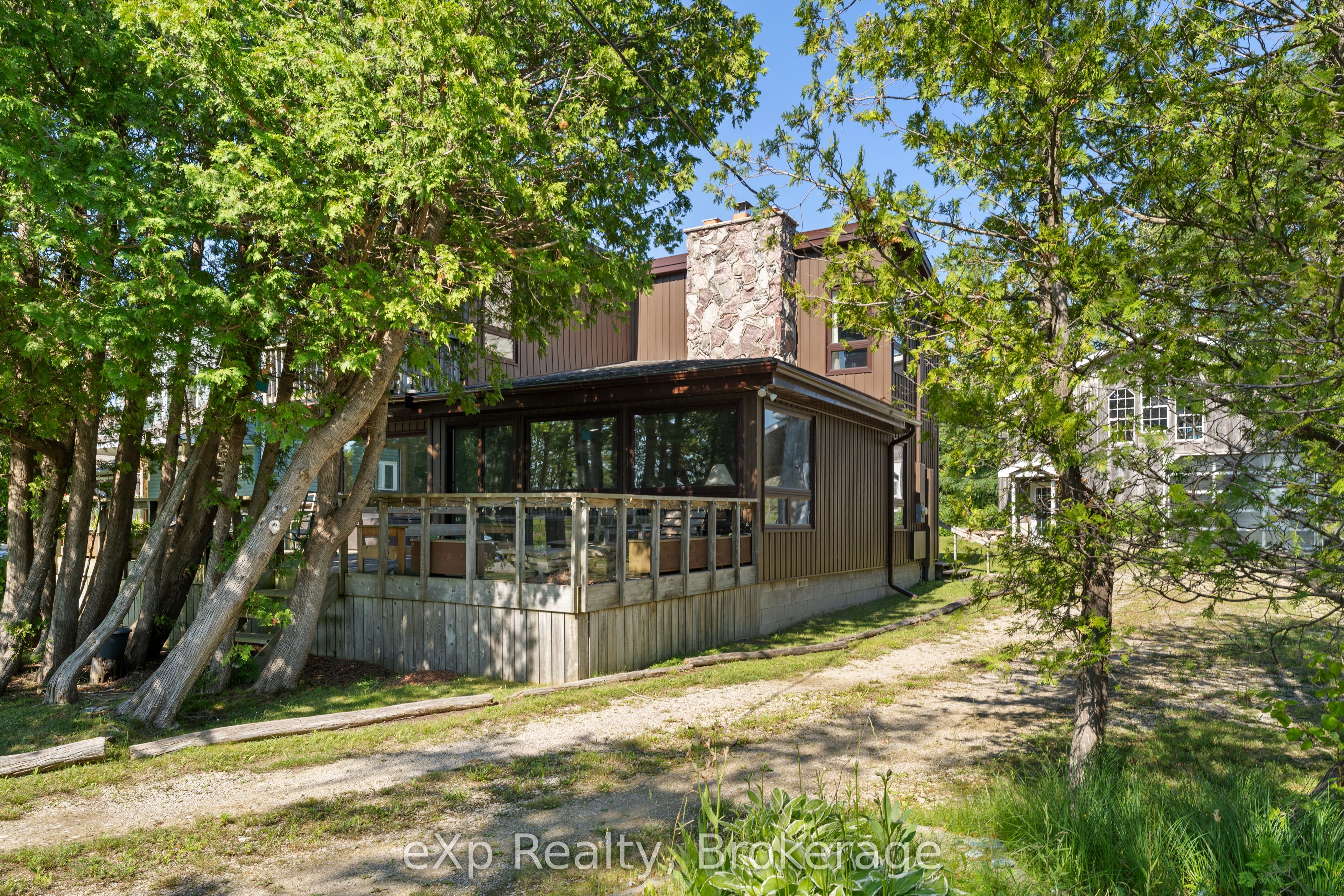 329 Bay Street Property Photo 2