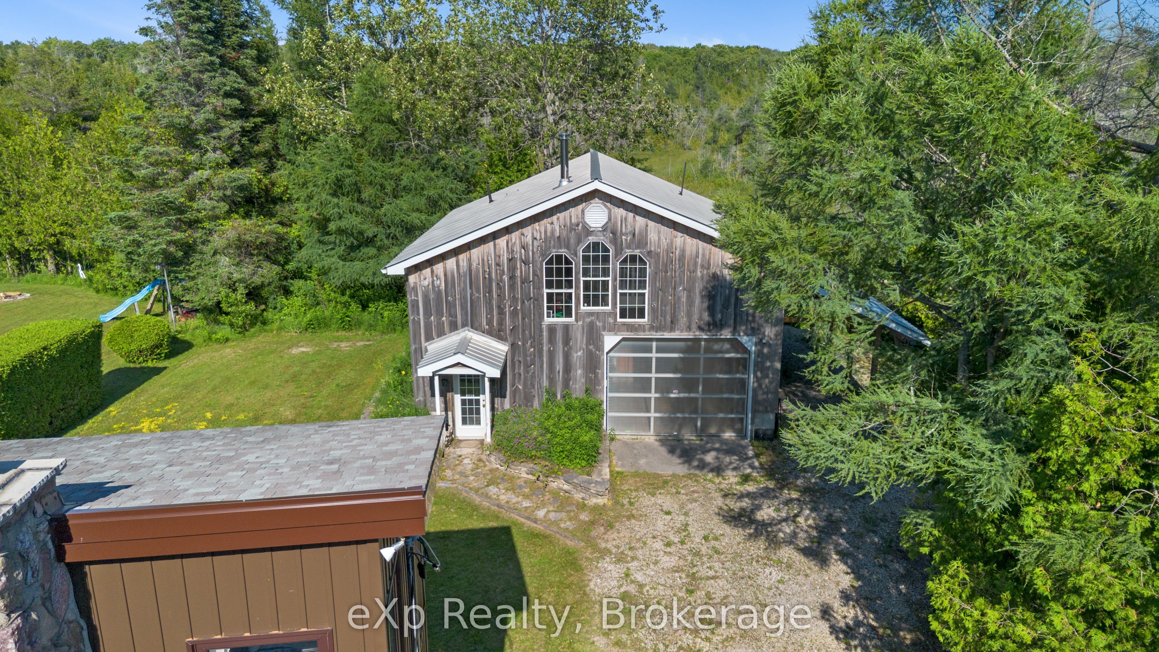 329 Bay Street Property Photo 3