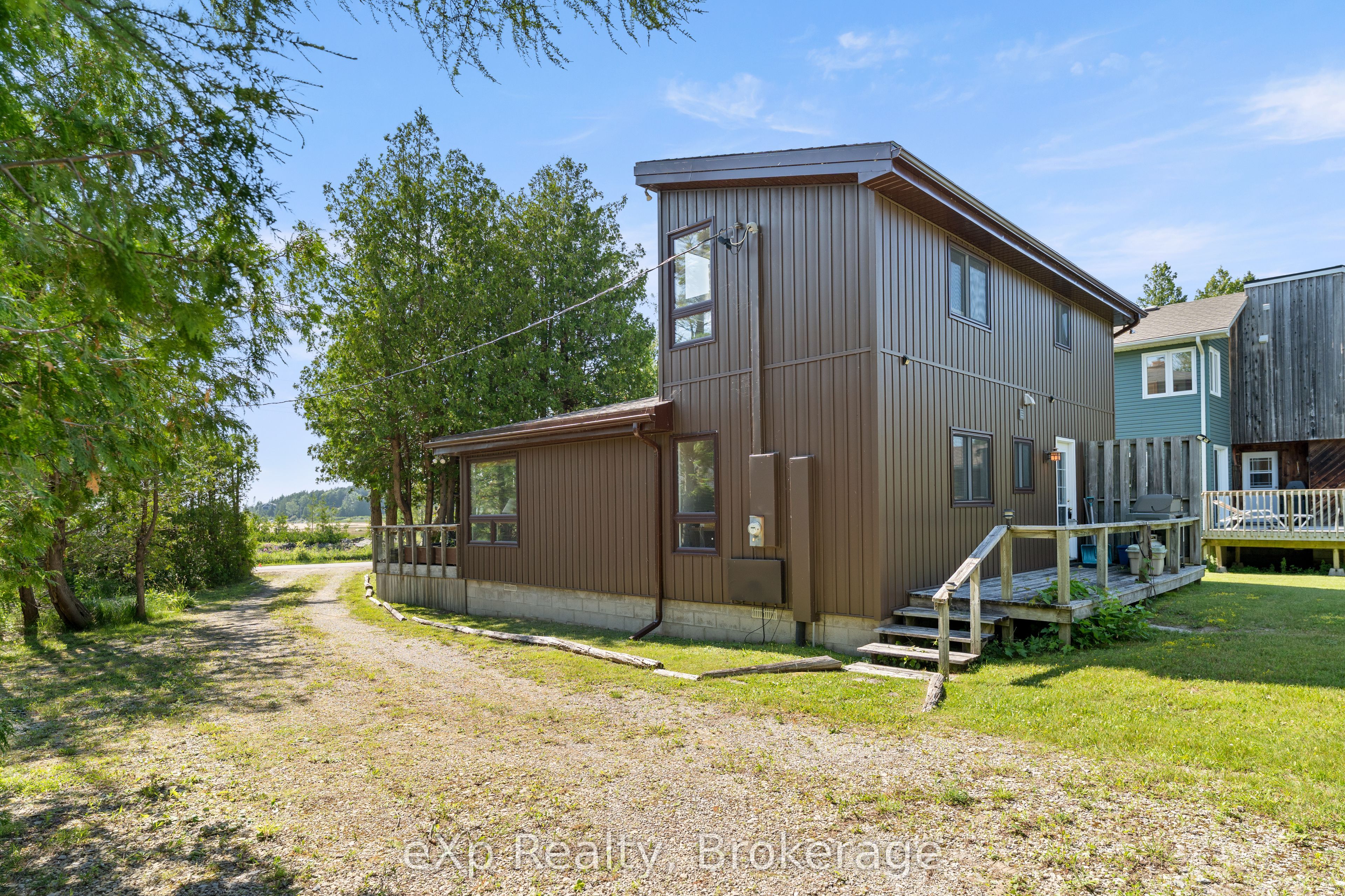 329 Bay Street Property Photo 5