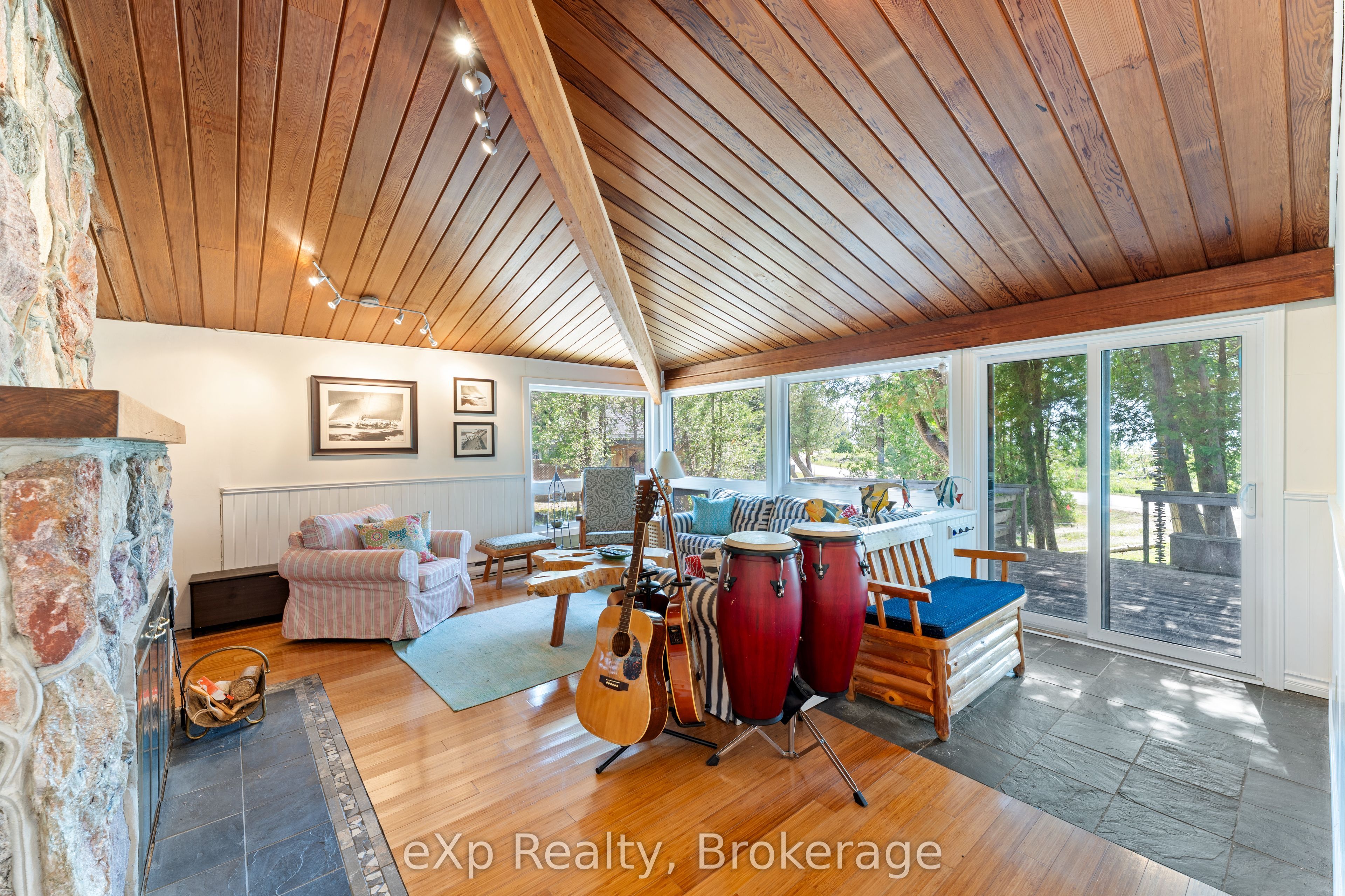 329 Bay Street Property Photo 10