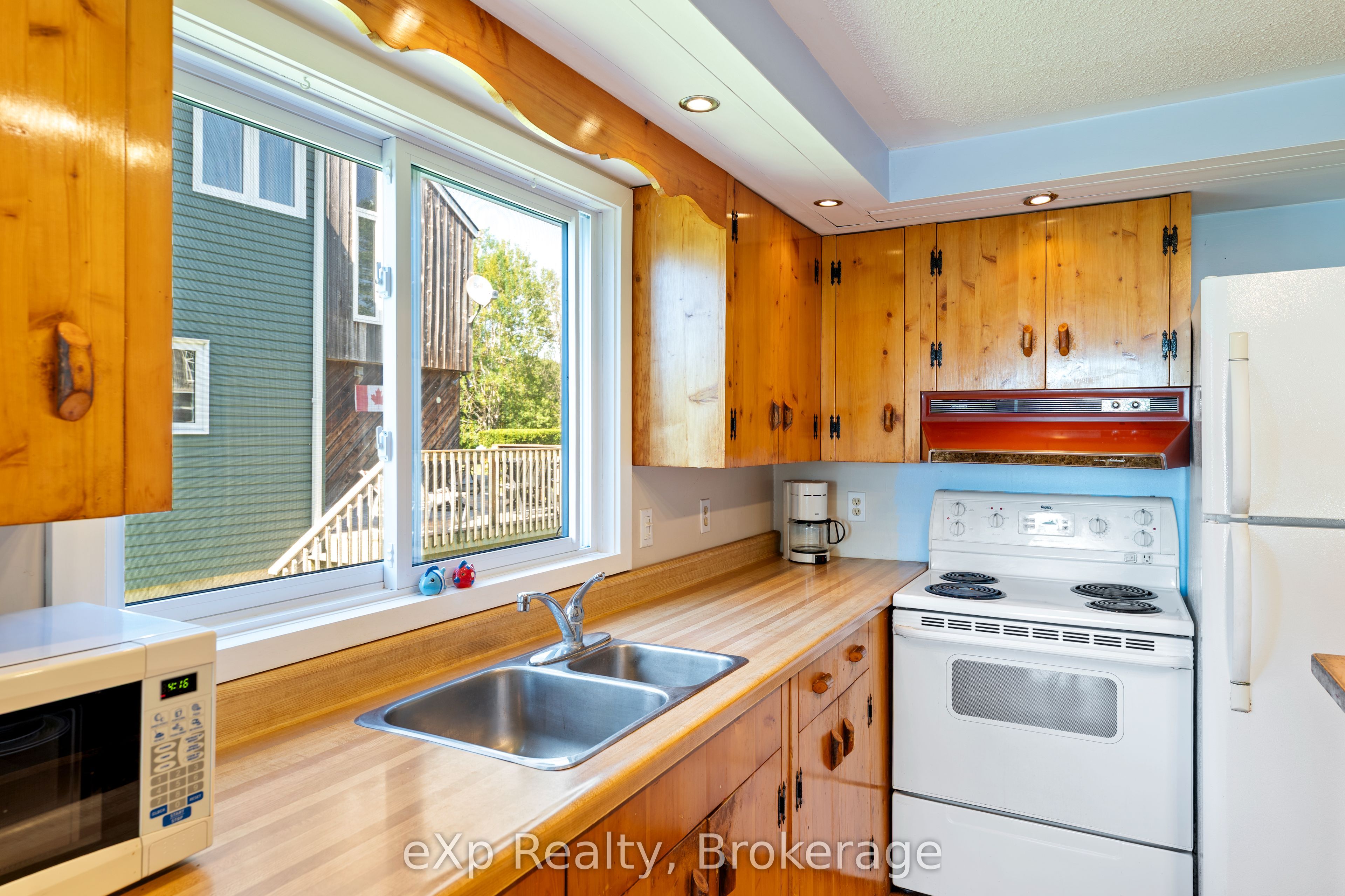 329 Bay Street Property Photo 16
