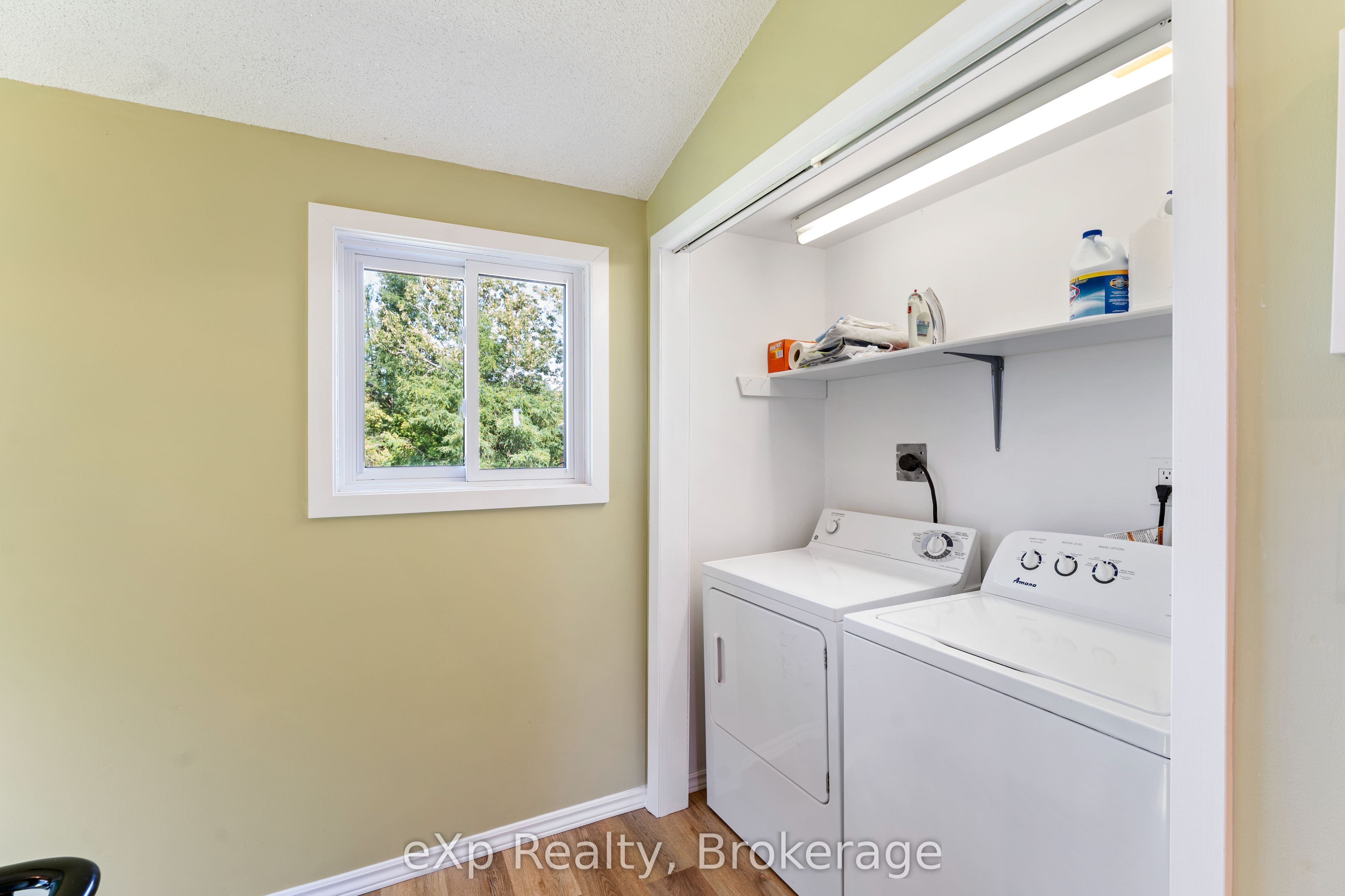329 Bay Street Property Photo 24