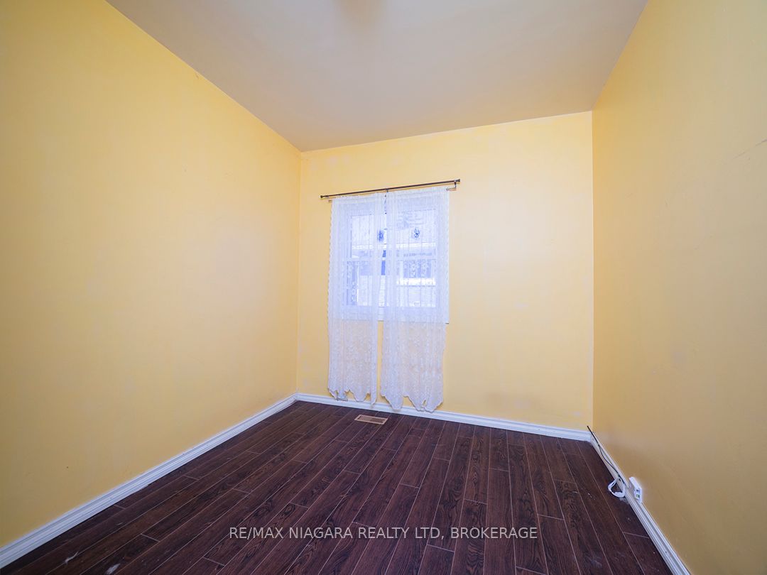 58 Christmas Street Property Photo 25