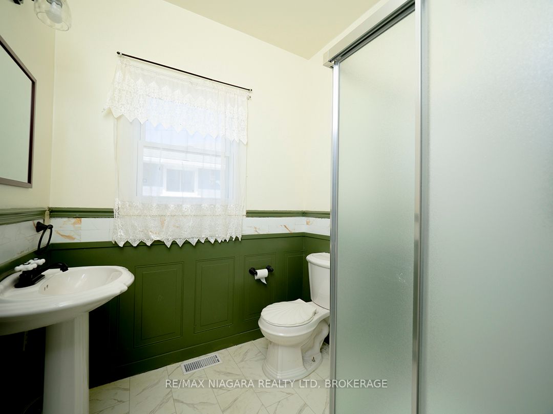 58 Christmas Street Property Photo 29