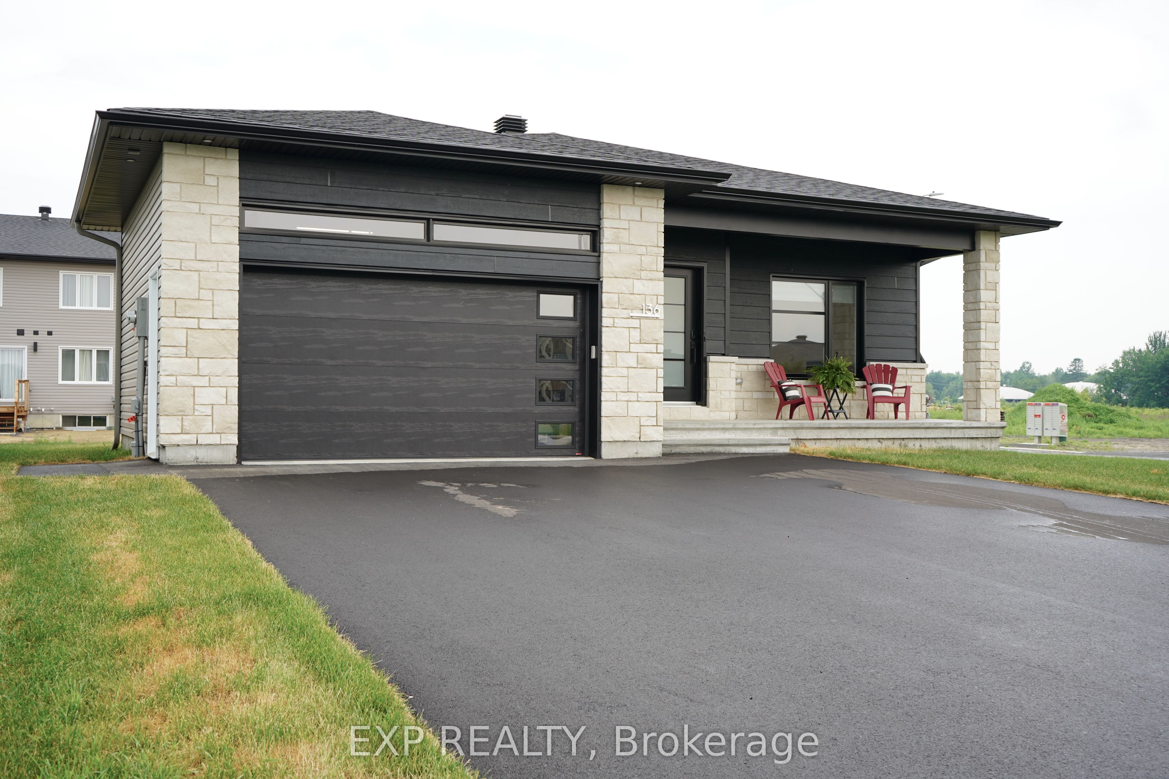 937 Katia Street Property Photo 1