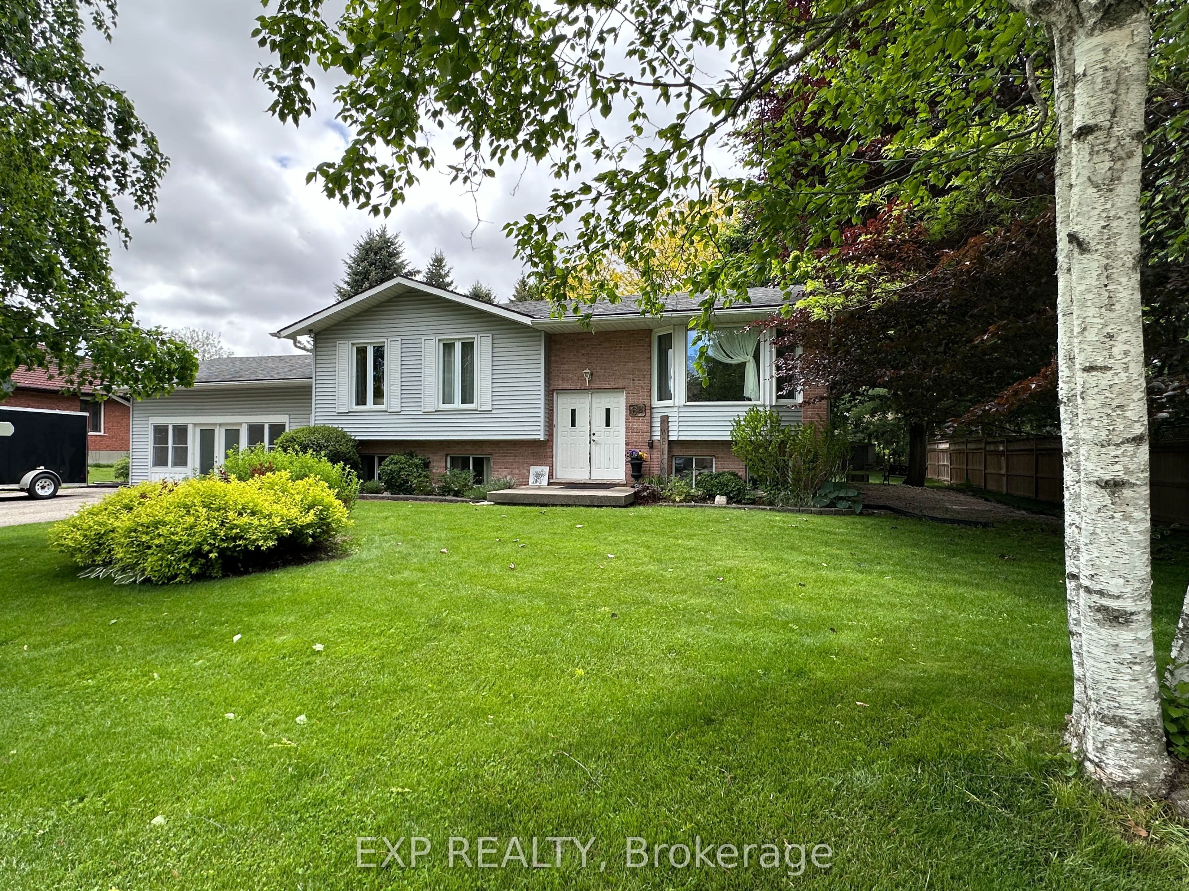 68 Thompson Place Property Photo 3