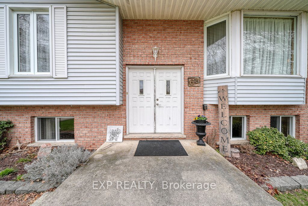 68 Thompson Place Property Photo 5