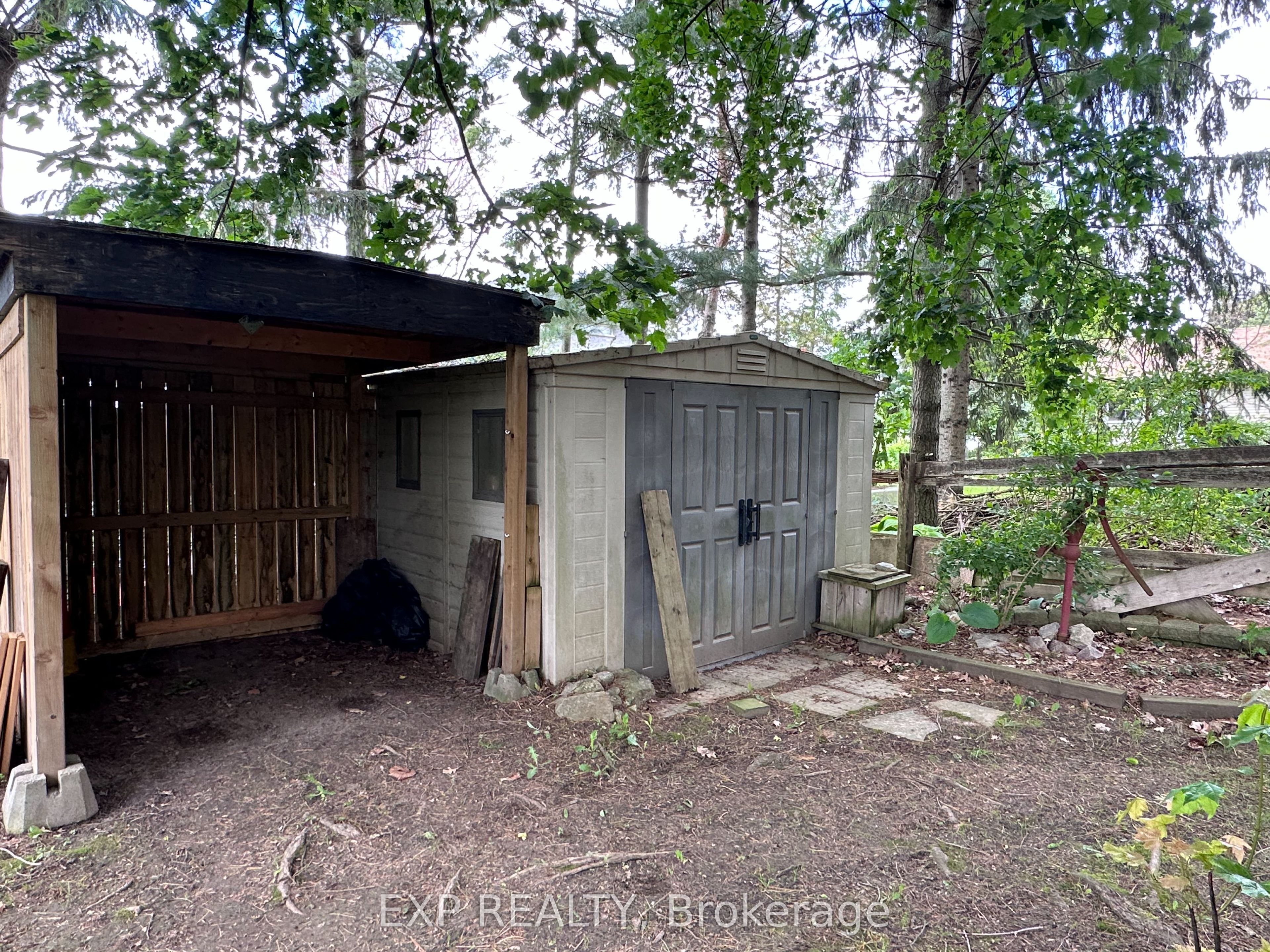 68 Thompson Place Property Photo 10