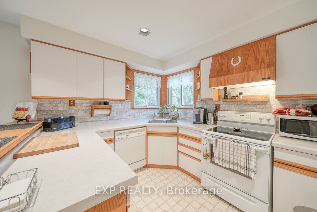 68 Thompson Place Property Photo 16
