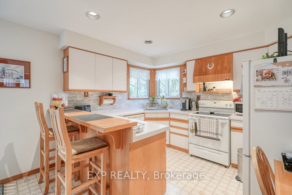 68 Thompson Place Property Photo 17