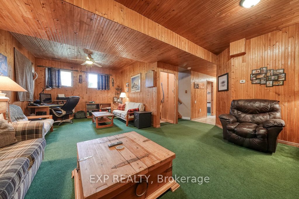 68 Thompson Place Property Photo 34
