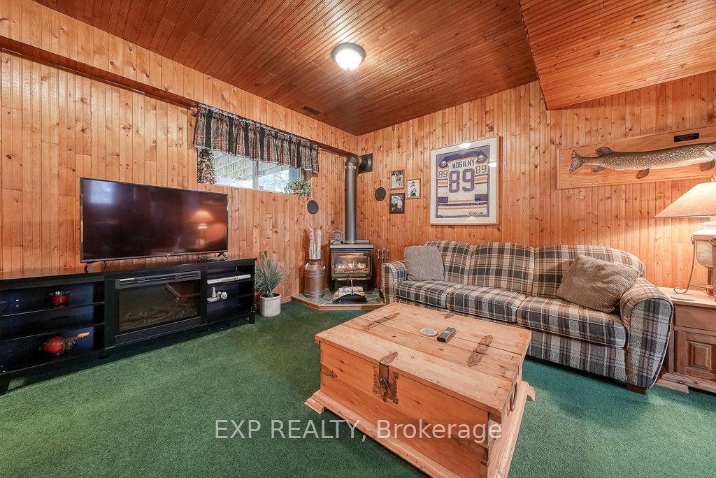 68 Thompson Place Property Photo 35