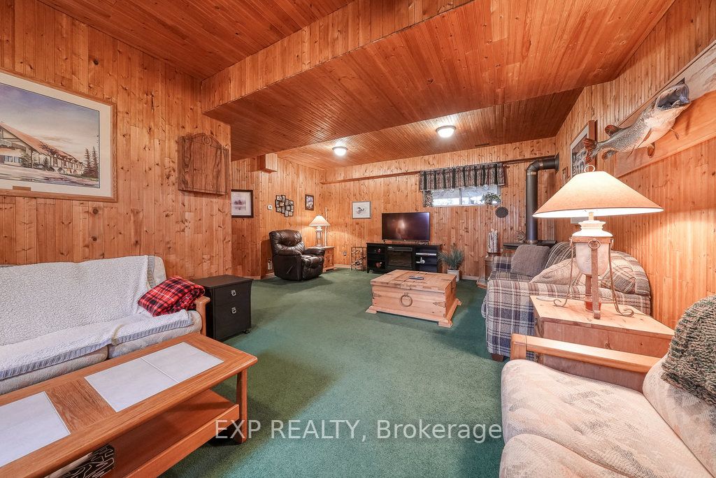 68 Thompson Place Property Photo 36