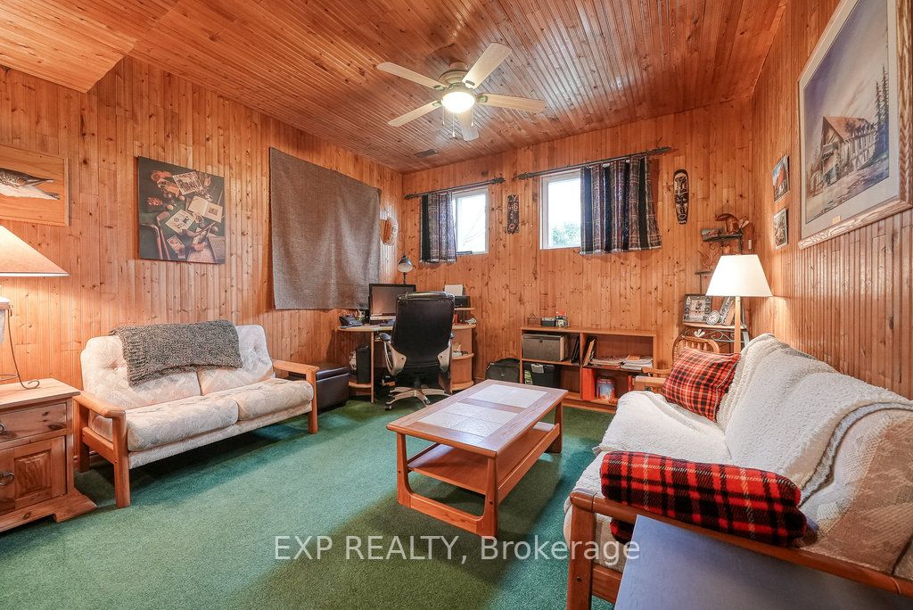 68 Thompson Place Property Photo 37