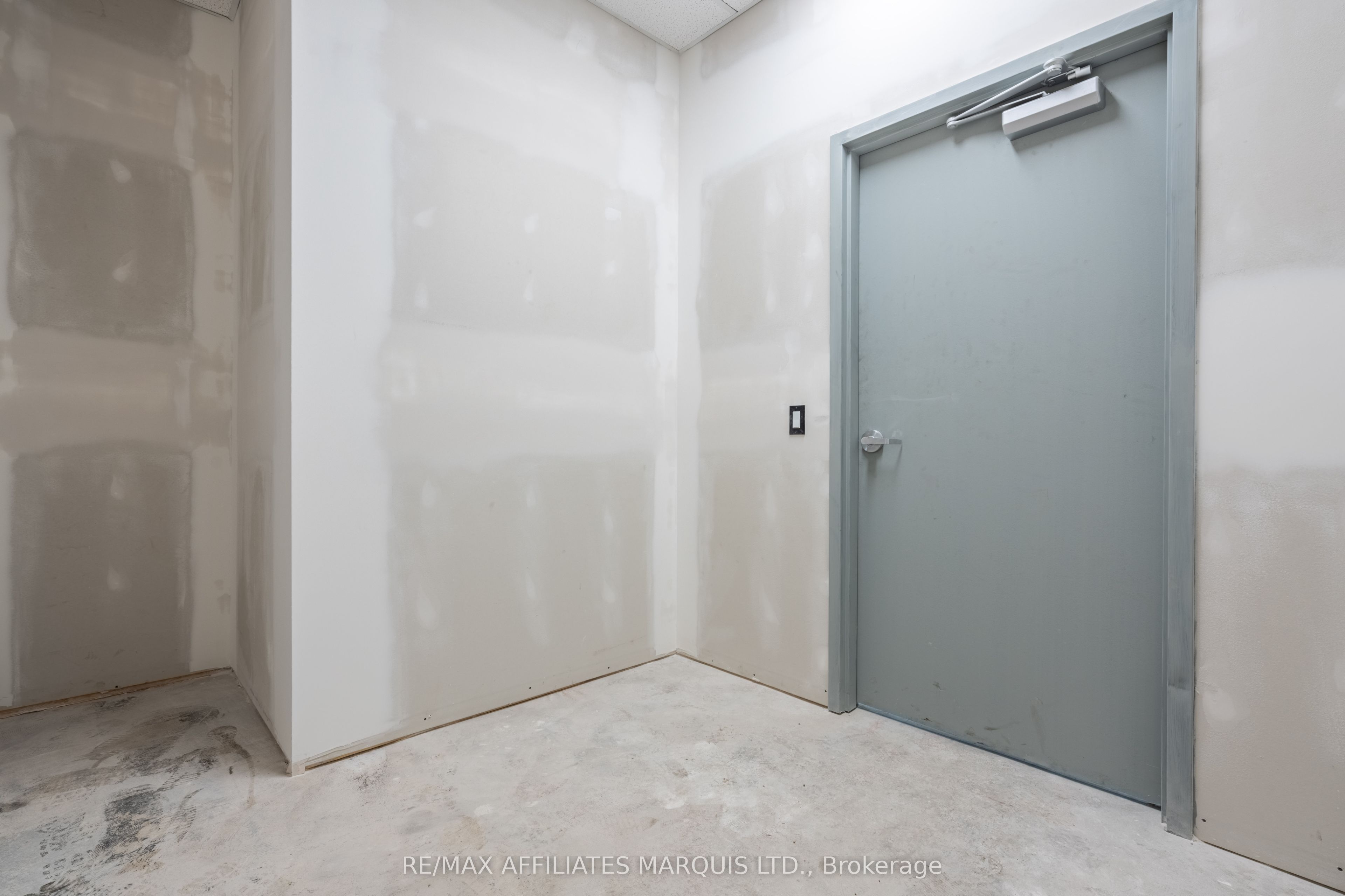 550 Stewart Boulevard Property Photo 16