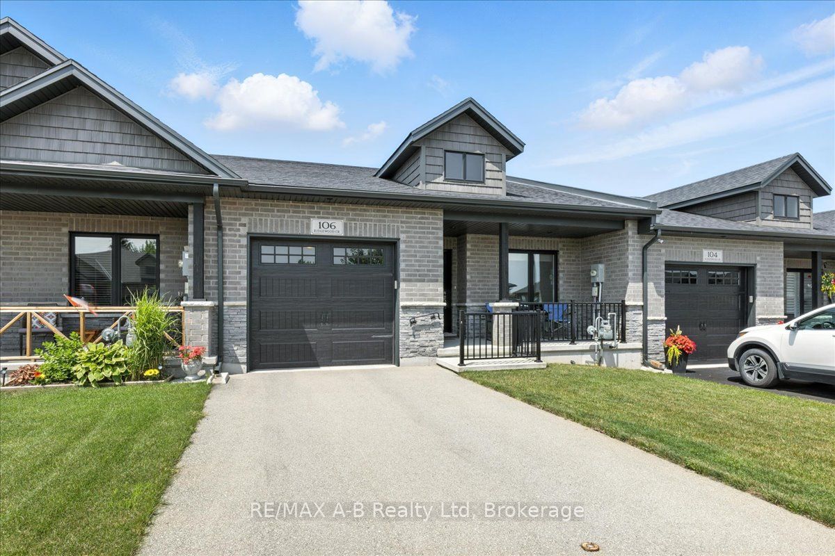 106 Ridgewood Crescent Property Photo 1