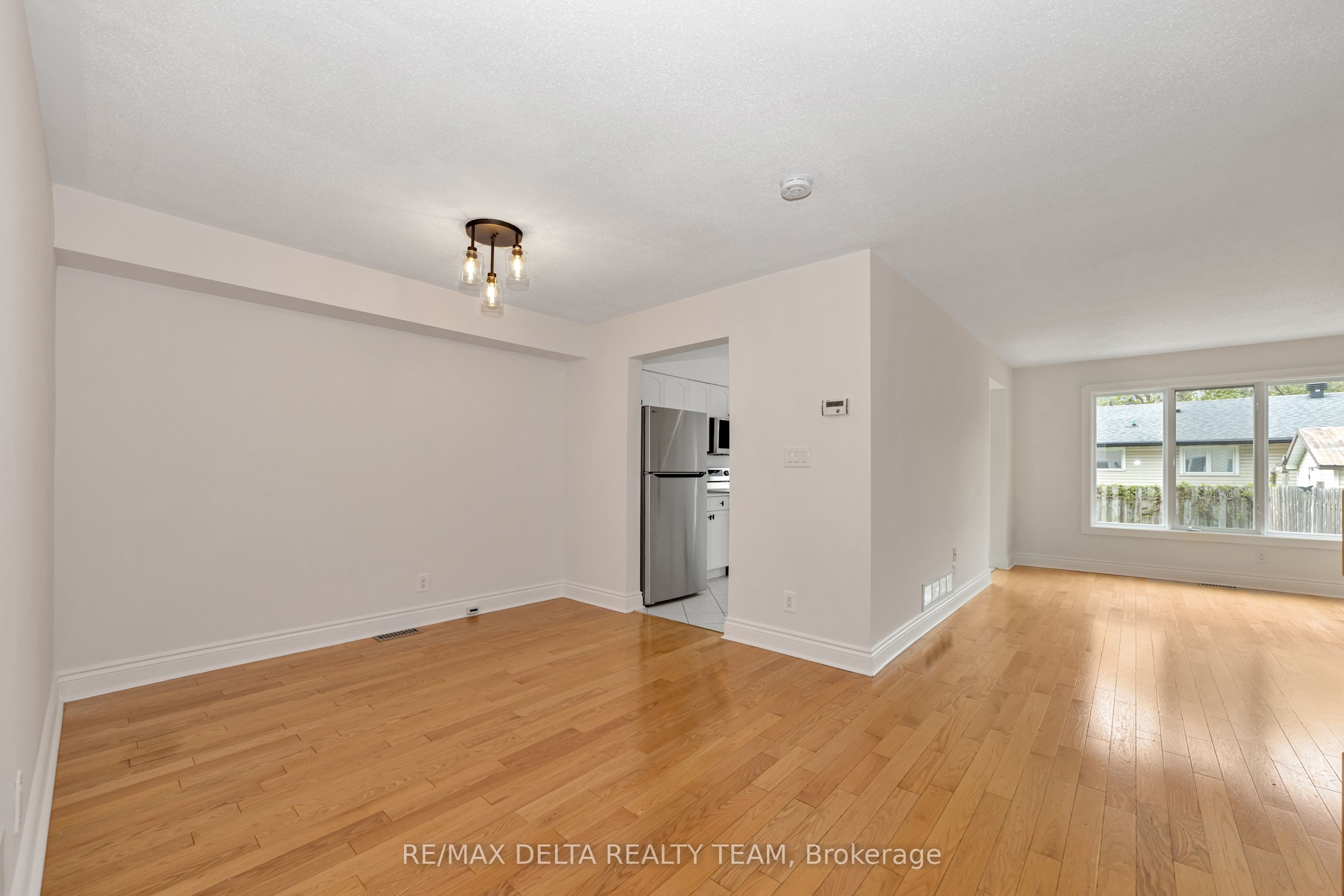 551 Casabella Drive Property Photo 7