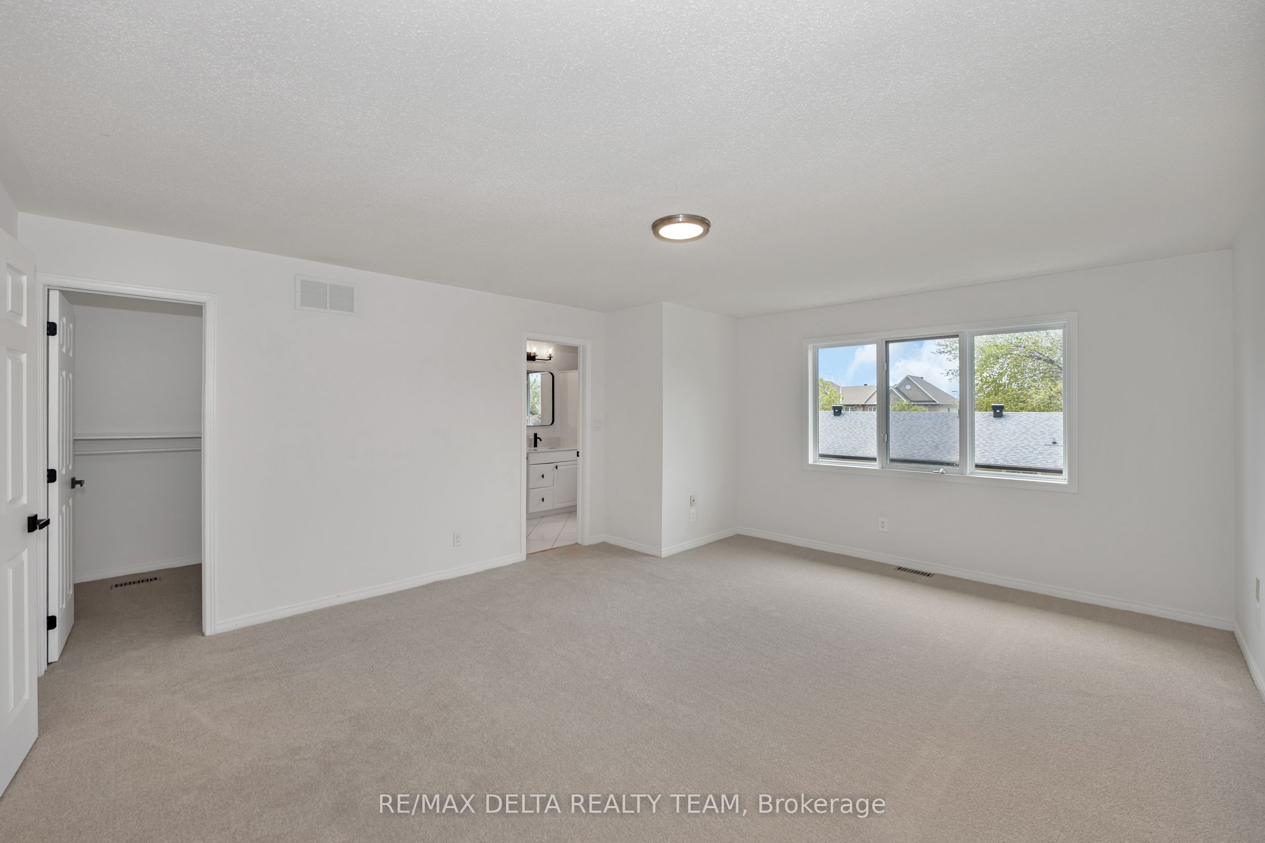 551 Casabella Drive Property Photo 21