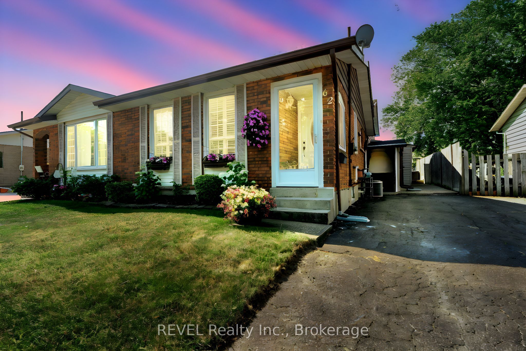 62 Green Maple Drive Property Photo 1