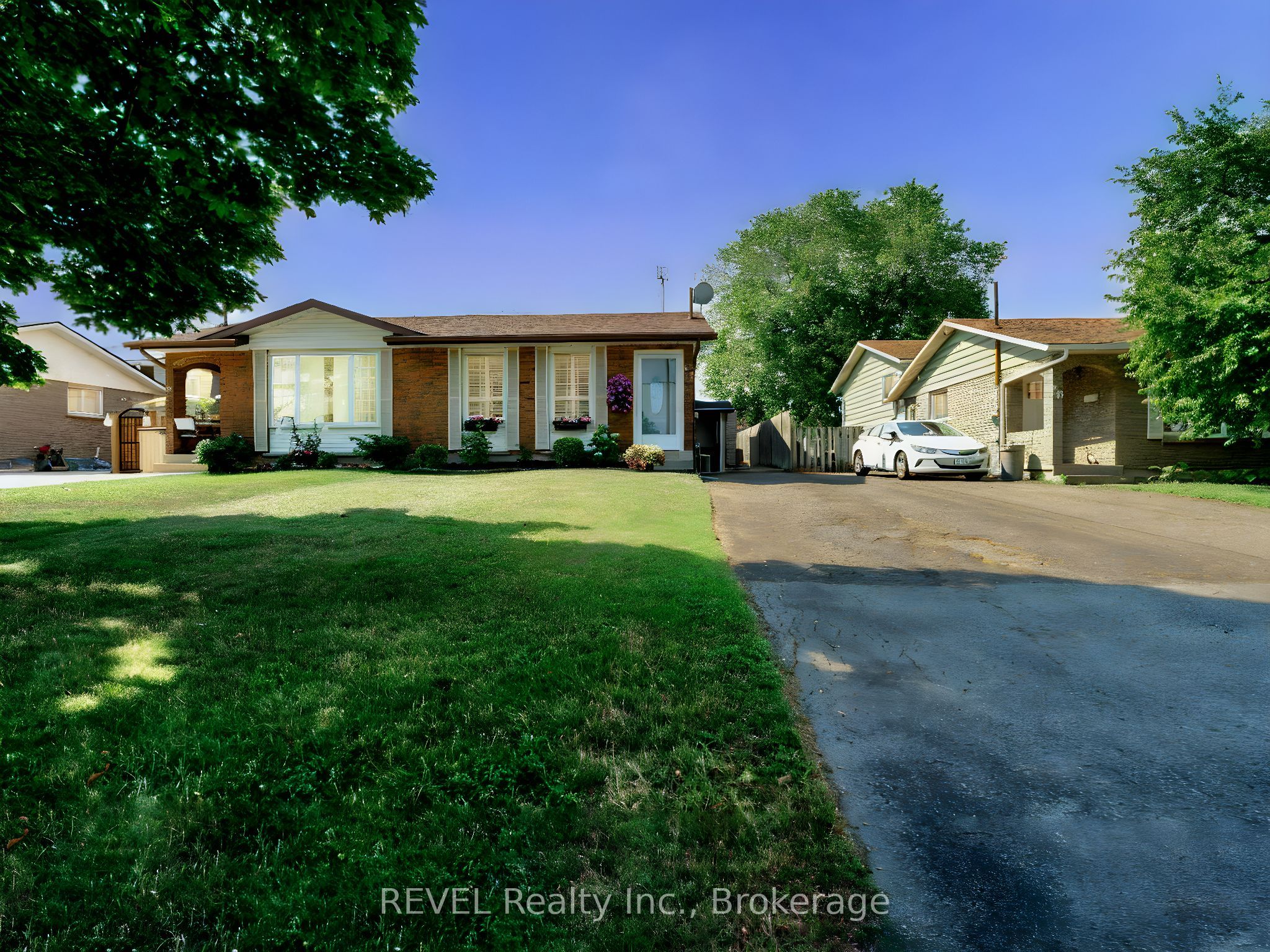 62 Green Maple Drive Property Photo 2