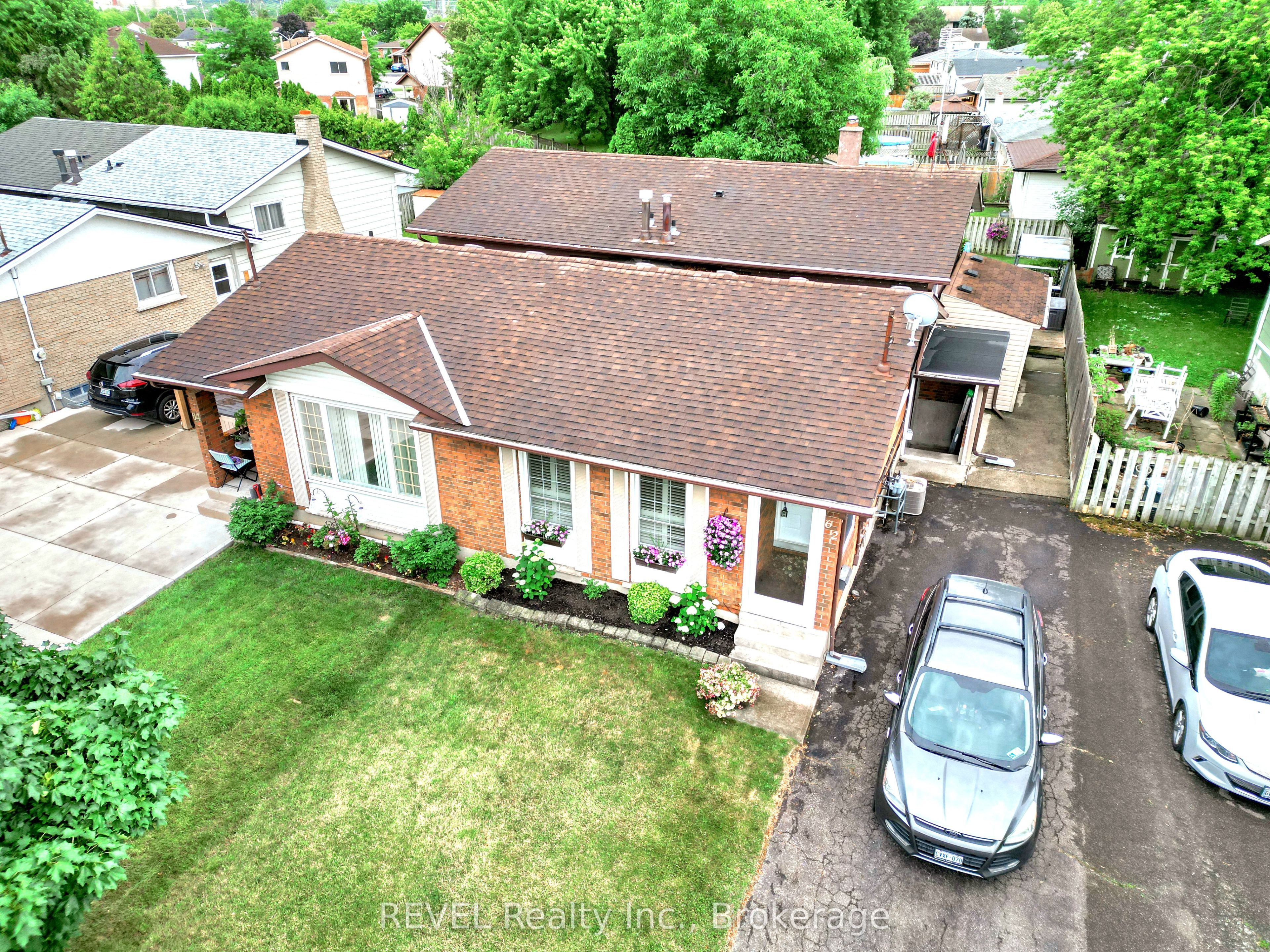 62 Green Maple Drive Property Photo 4