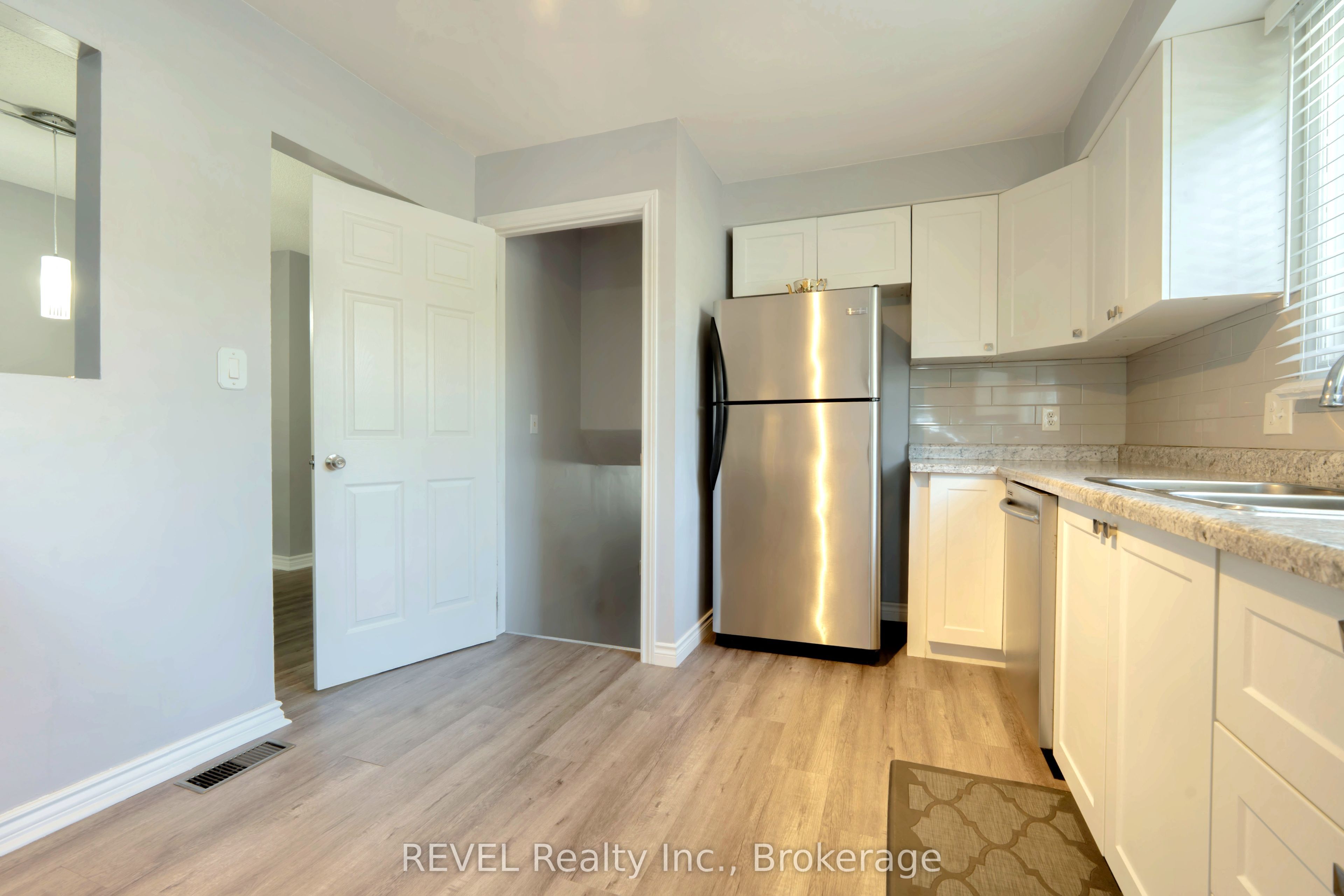 62 Green Maple Drive Property Photo 12