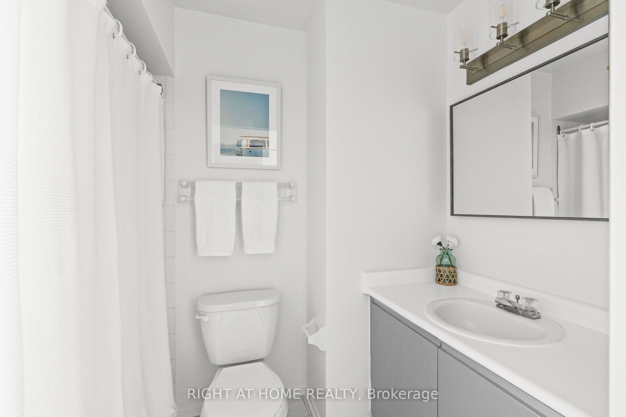 #207 - 250 Brittany Drive Property Photo 16