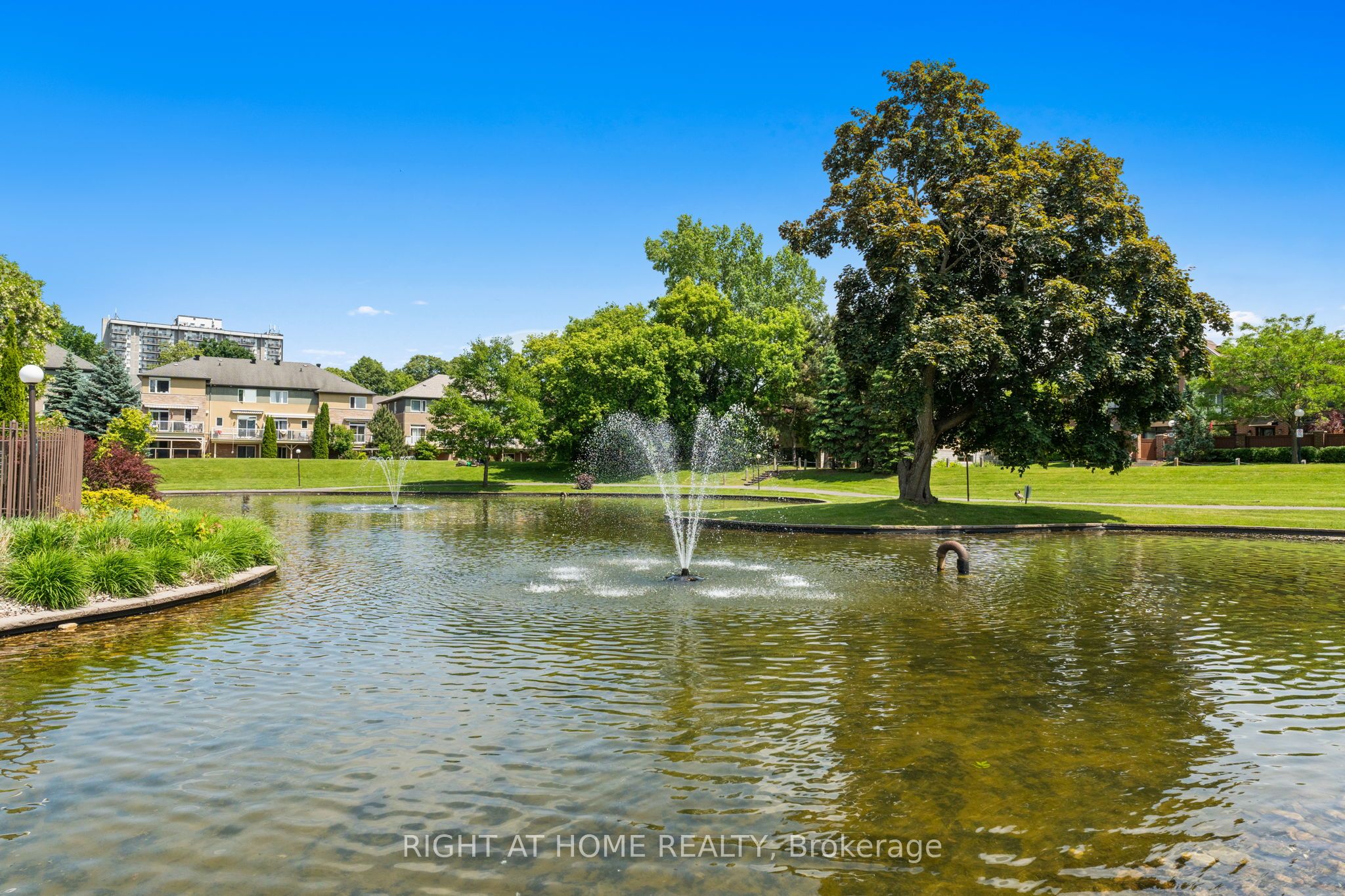 #207 - 250 Brittany Drive Property Photo 20