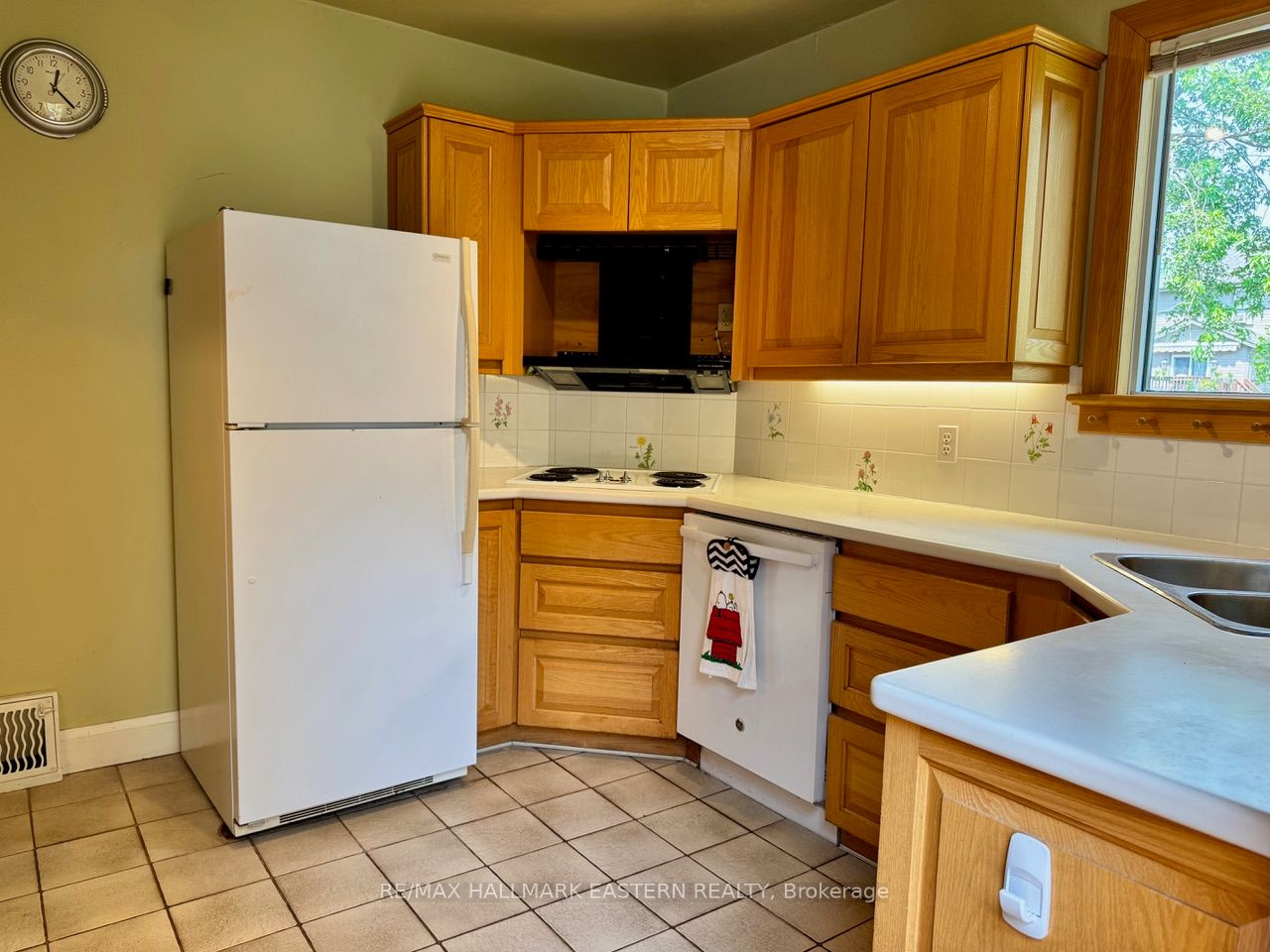 232 Munroe Avenue Property Photo 6