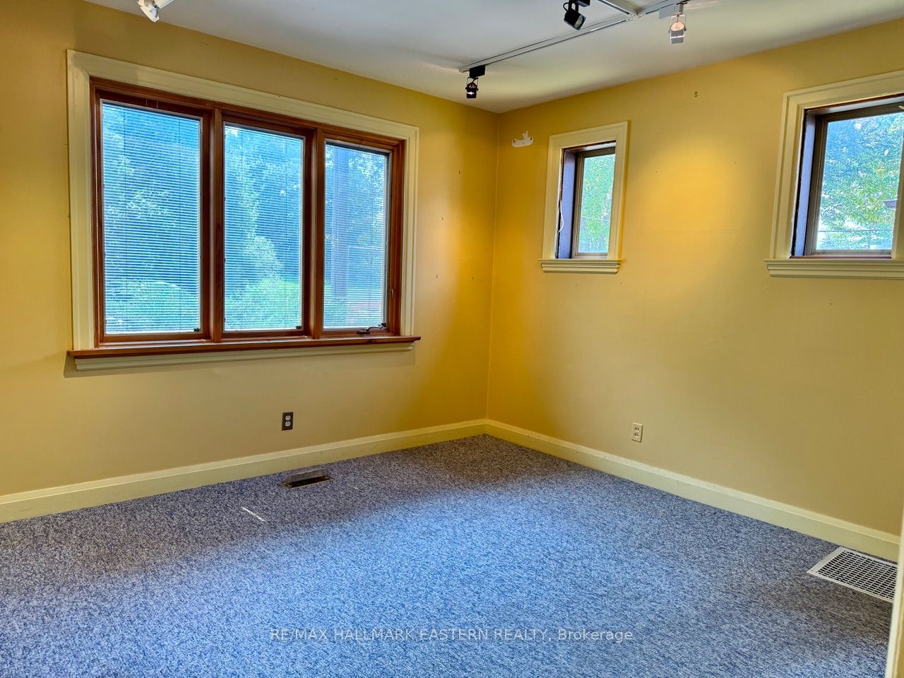 232 Munroe Avenue Property Photo 9