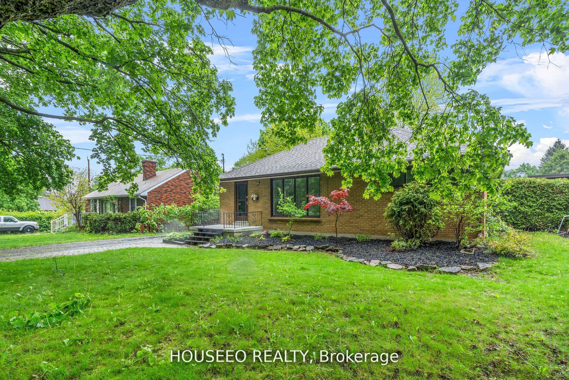 718 Leroy Avenue Property Photo 2