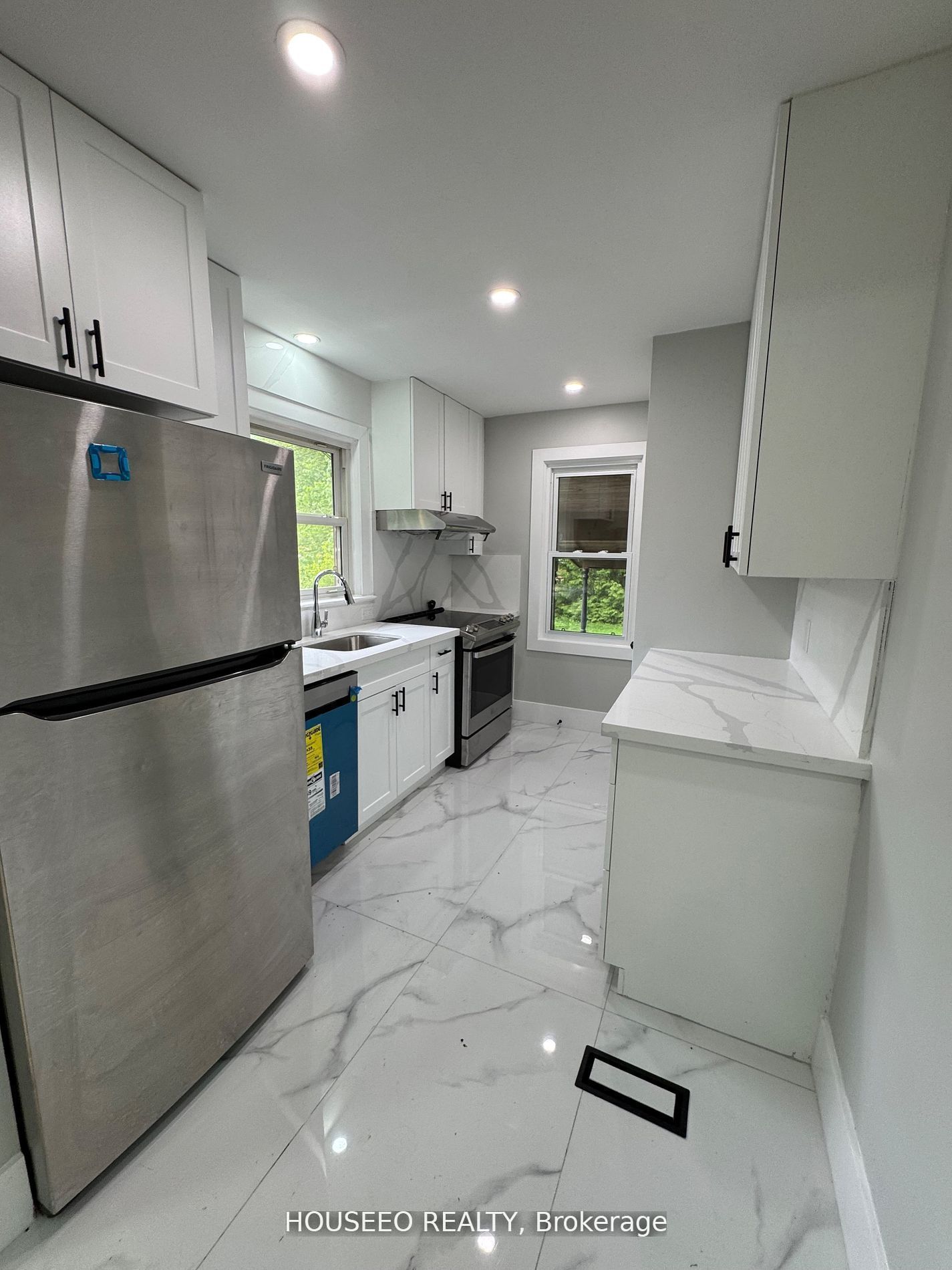718 Leroy Avenue Property Photo 11