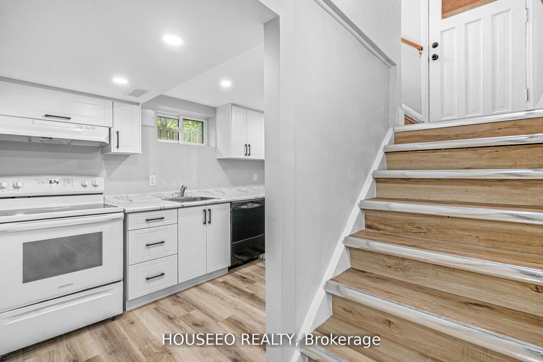 718 Leroy Avenue Property Photo 14