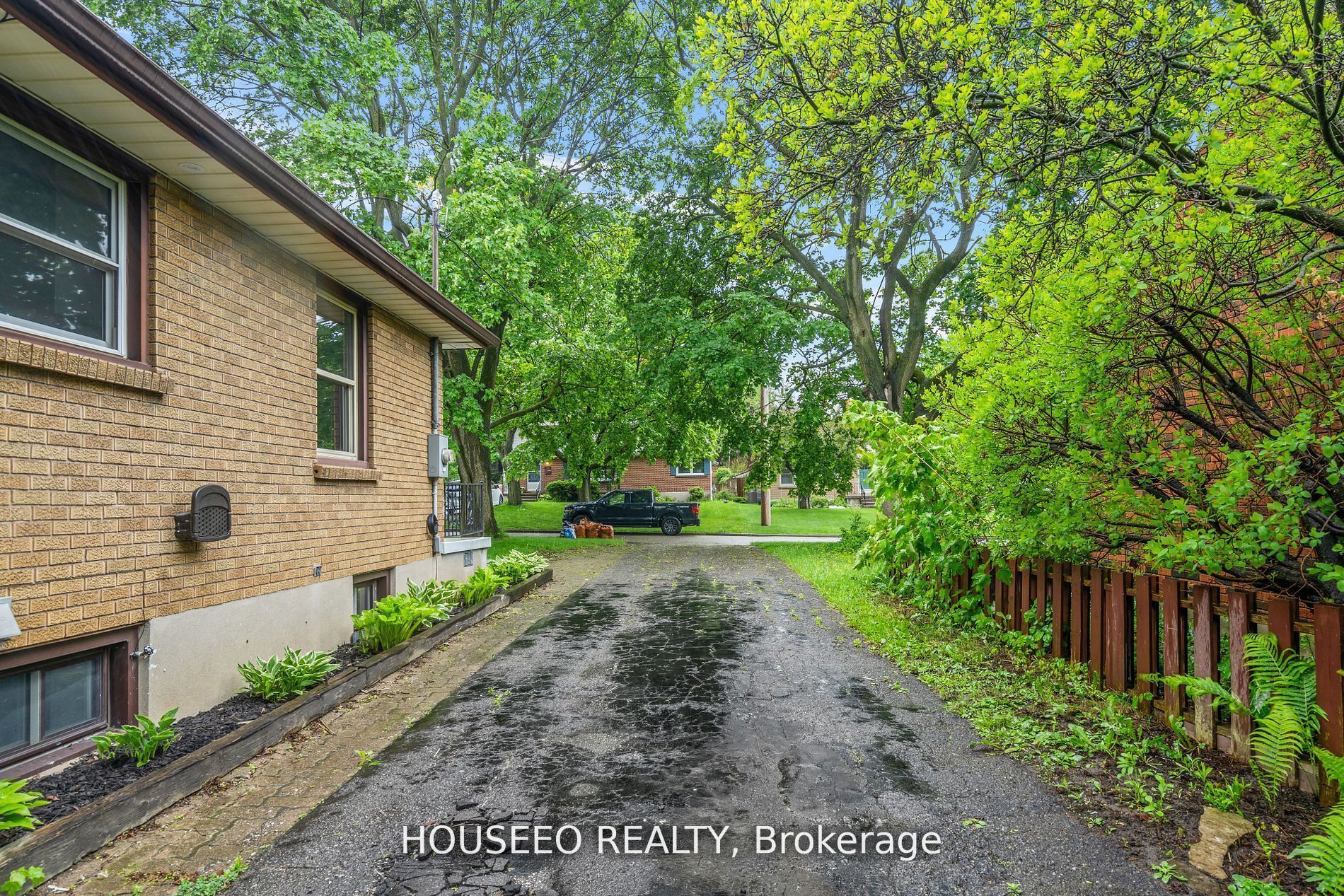718 Leroy Avenue Property Photo 23