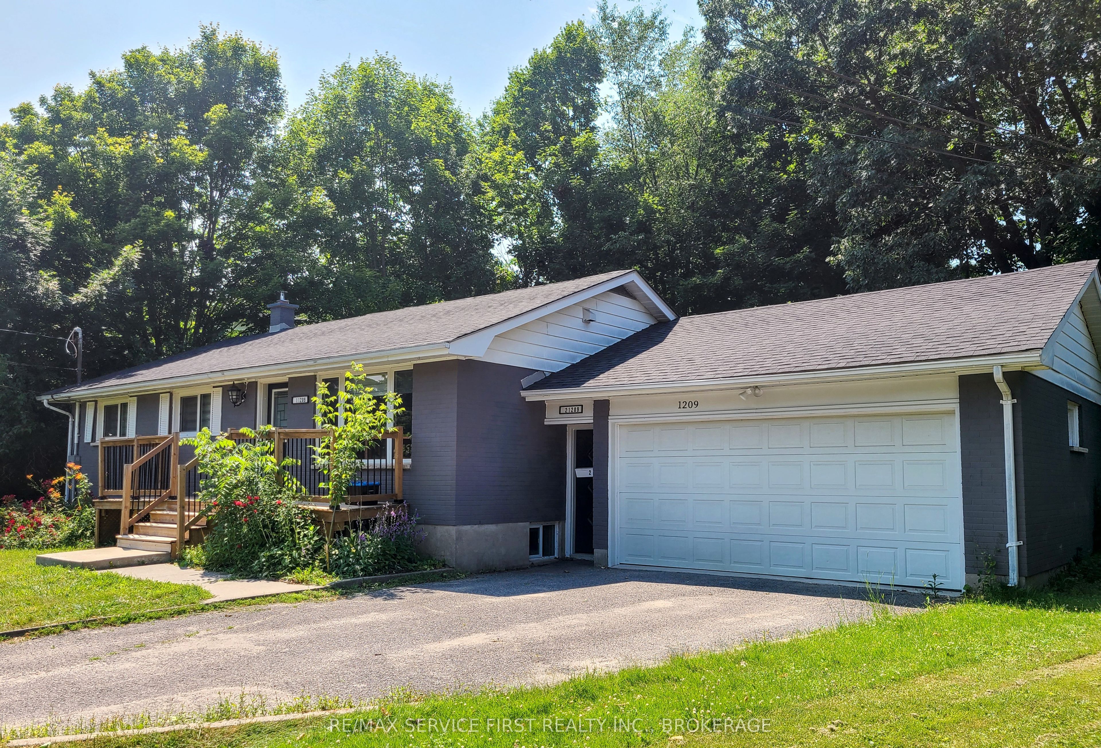 1209 Lincoln Drive Property Photo 1