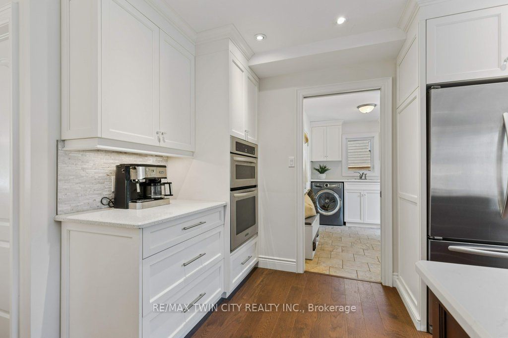 291 Lourdes Street Property Photo 10