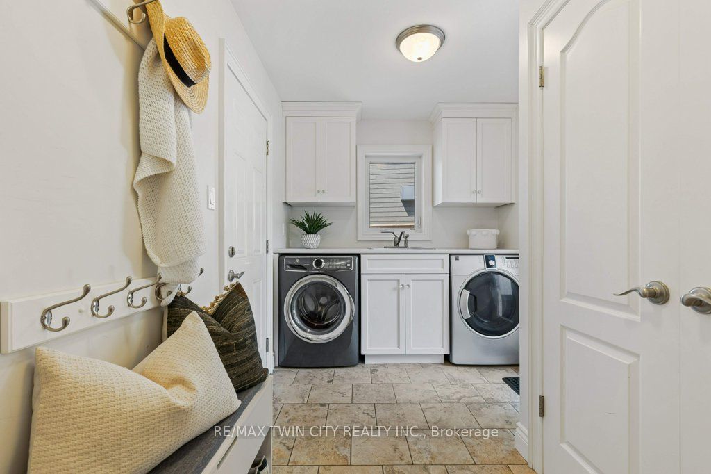 291 Lourdes Street Property Photo 14