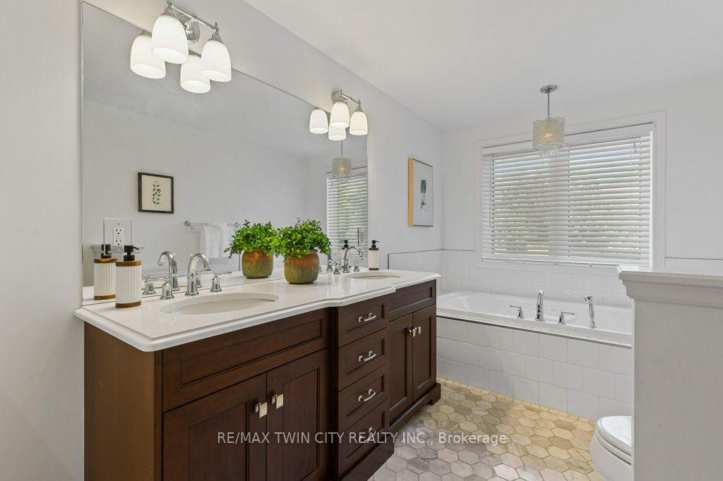 291 Lourdes Street Property Photo 18