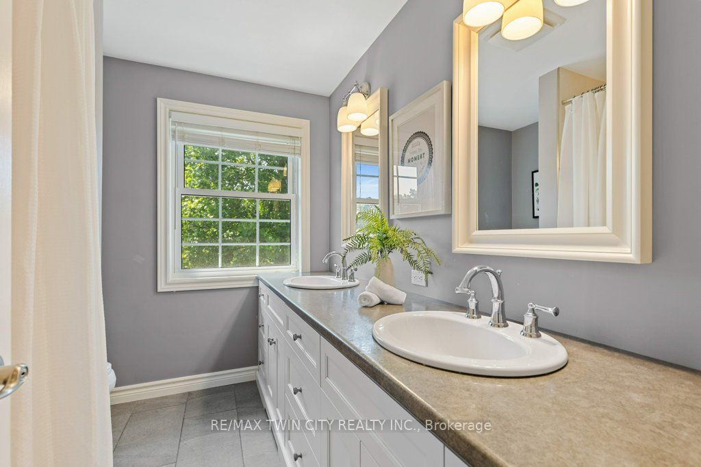 291 Lourdes Street Property Photo 21