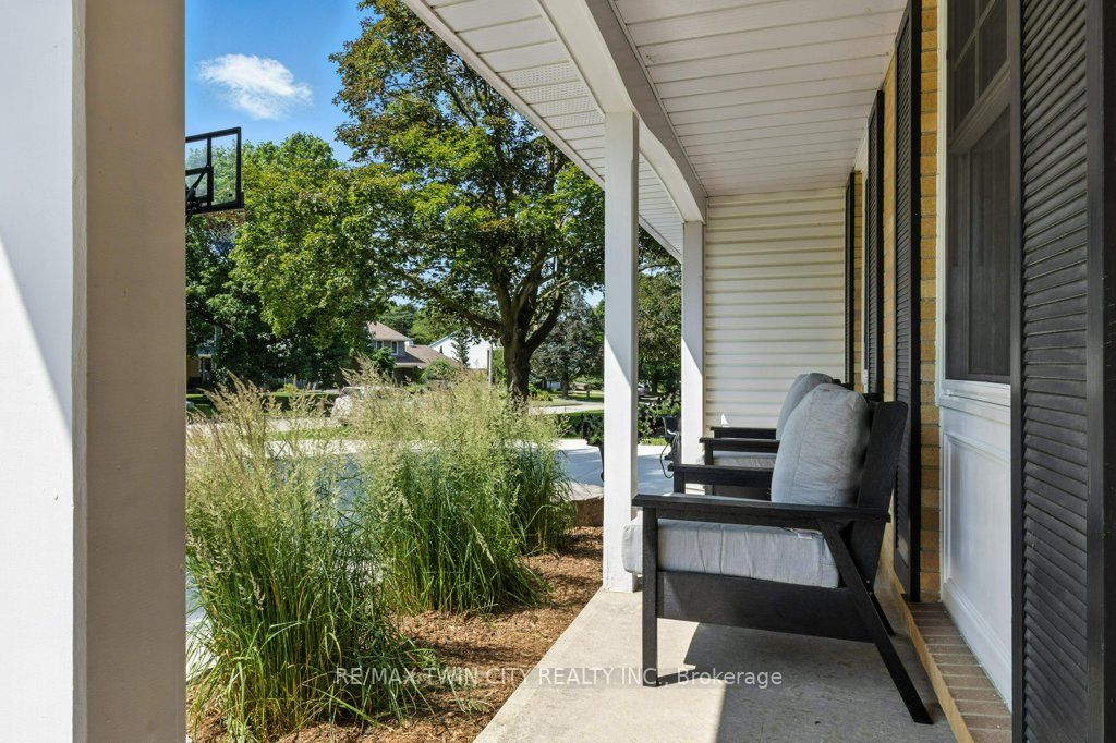 291 Lourdes Street Property Photo 29