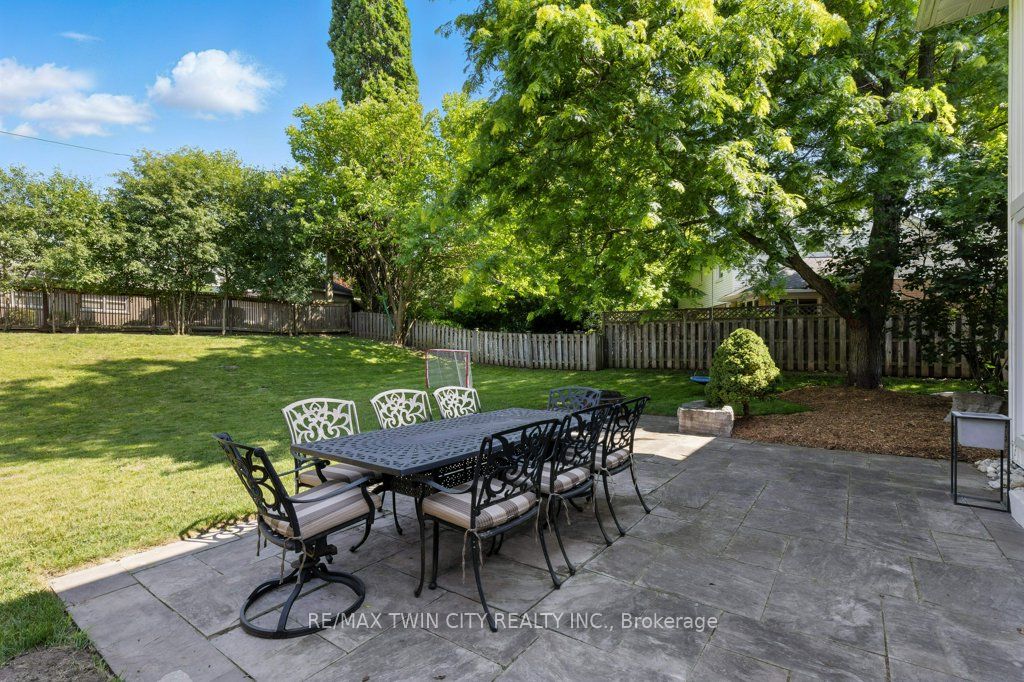 291 Lourdes Street Property Photo 30