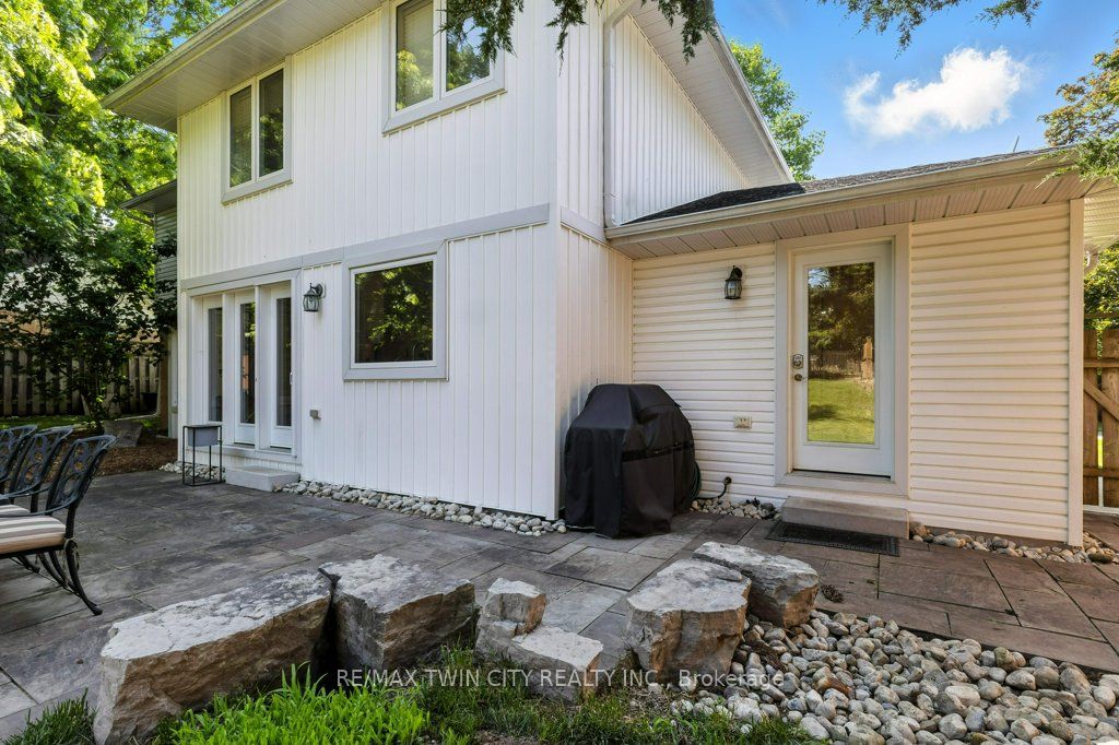 291 Lourdes Street Property Photo 31