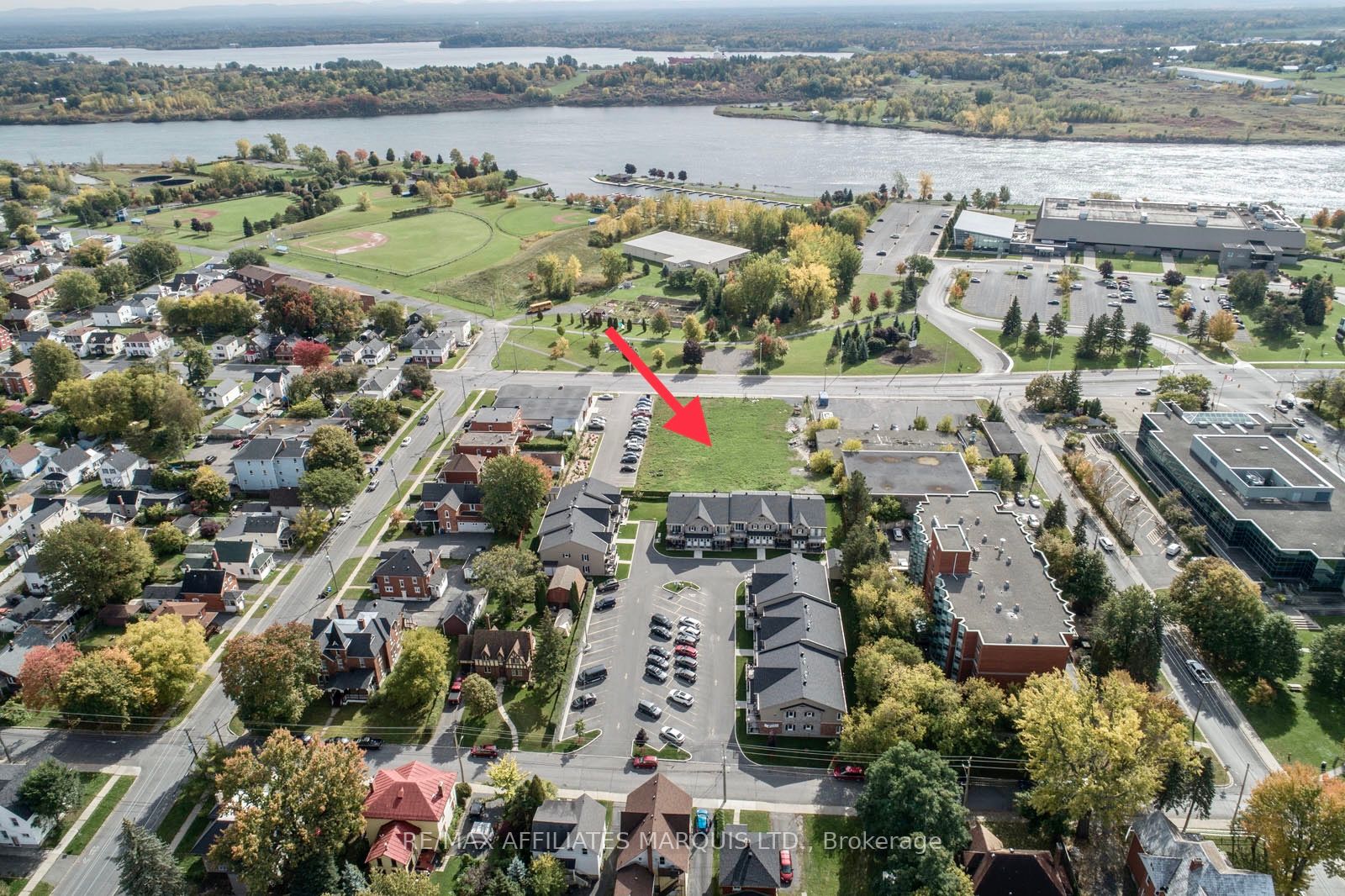 229 Water Street E 206 Property Photo 2