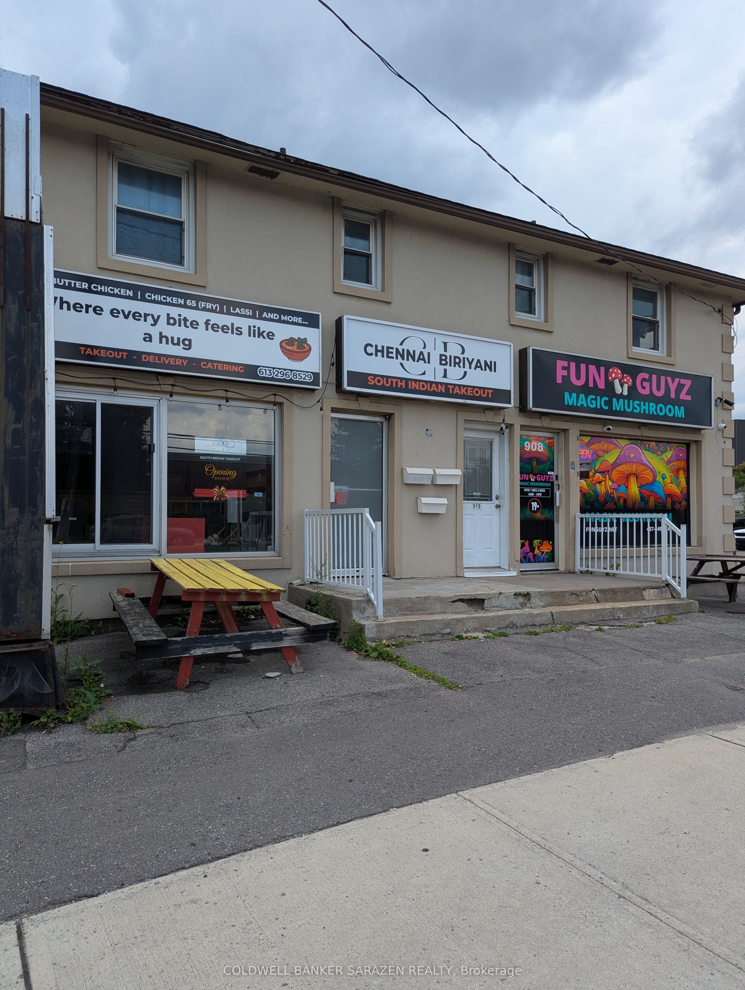 908 ST LAURENT Boulevard S