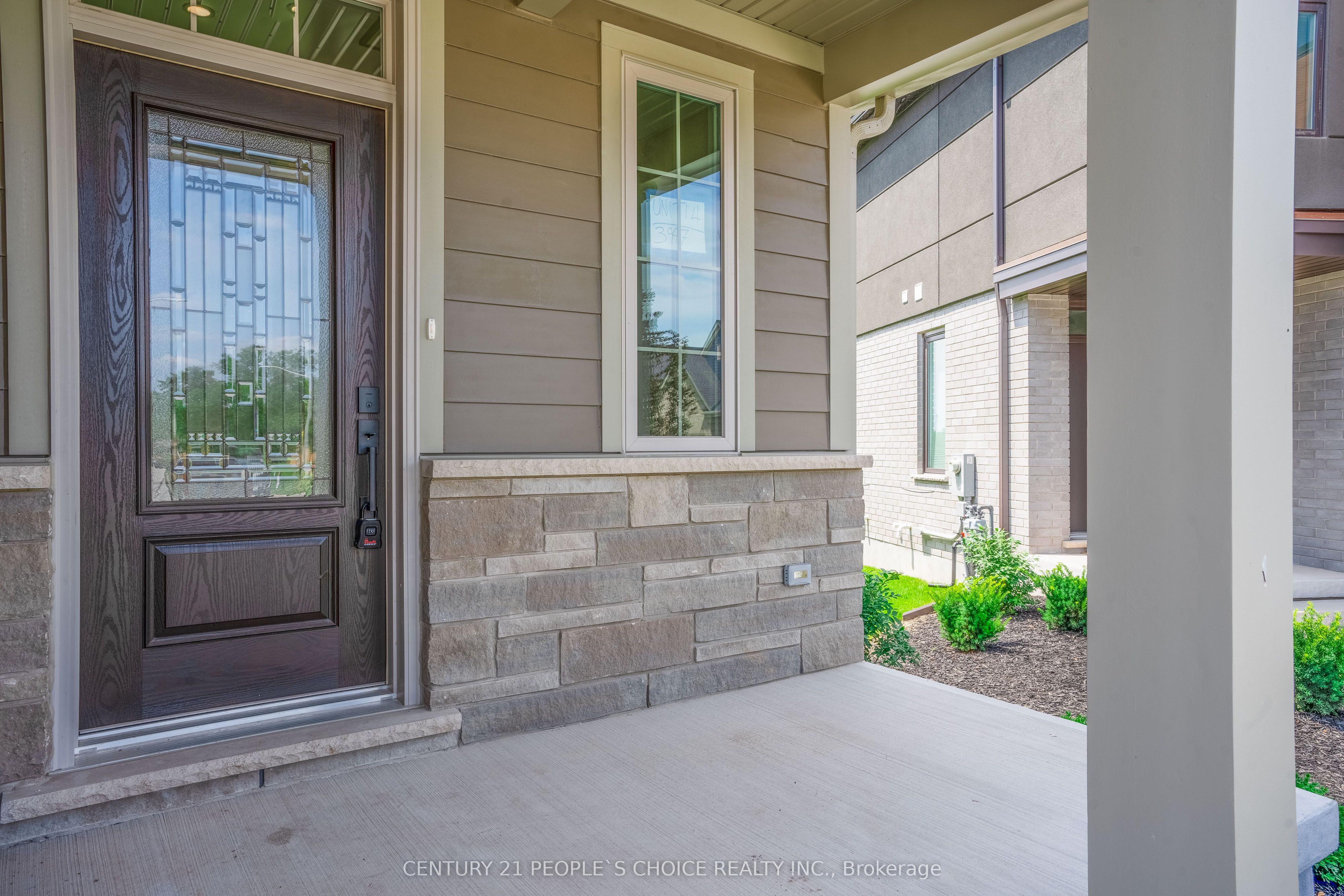 3947 Mitchell Crescent Property Photo 5