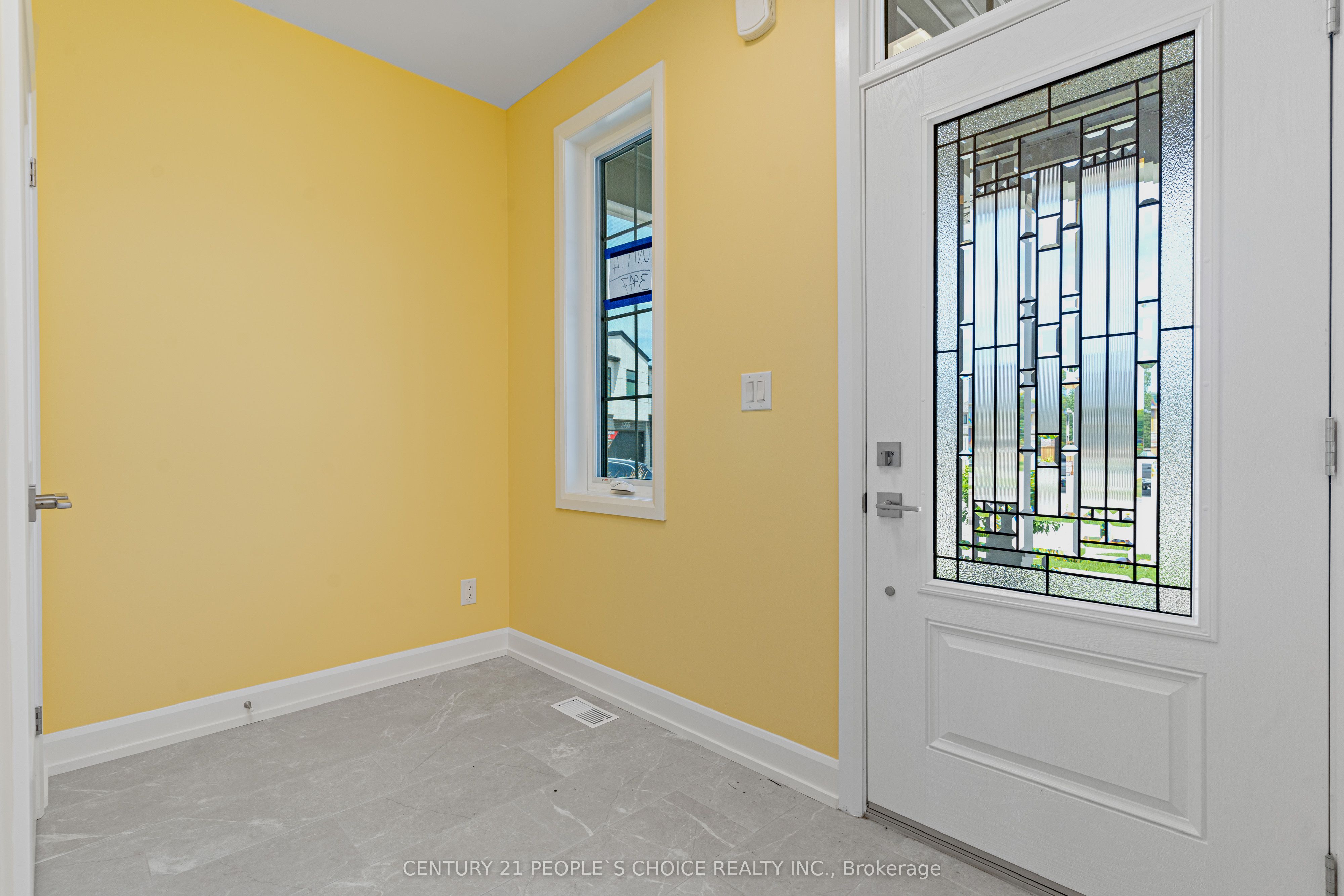 3947 Mitchell Crescent Property Photo 6